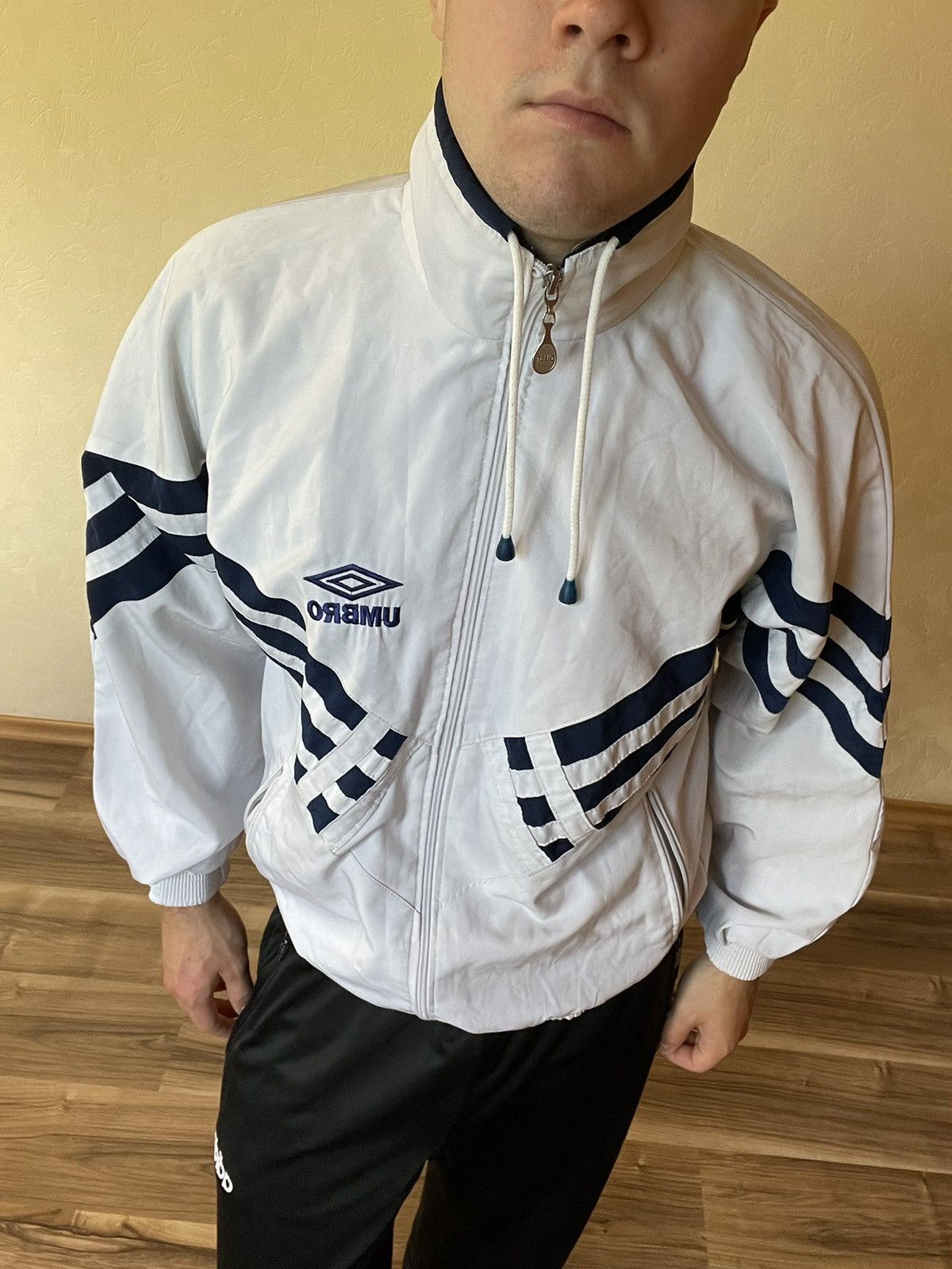 Umbro × Vintage Vintage Umbro Sweater Side Tape Small logo Spelloutzipper Size US M / EU 48-50 / 2 - 2 Thumbnail