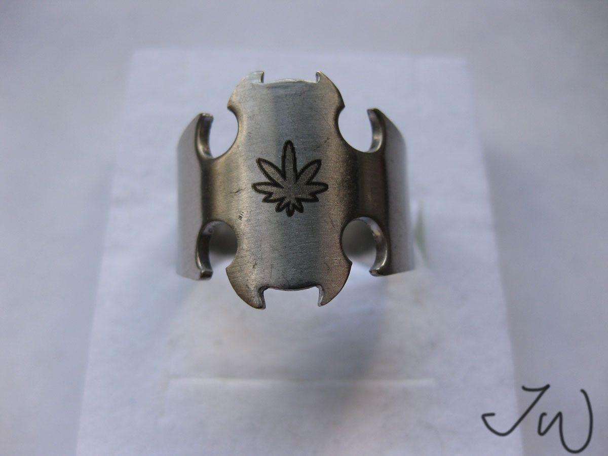 Jewelry Leaf Stainless Steel Ring - Size 9.5 Size ONE SIZE - 1 Preview