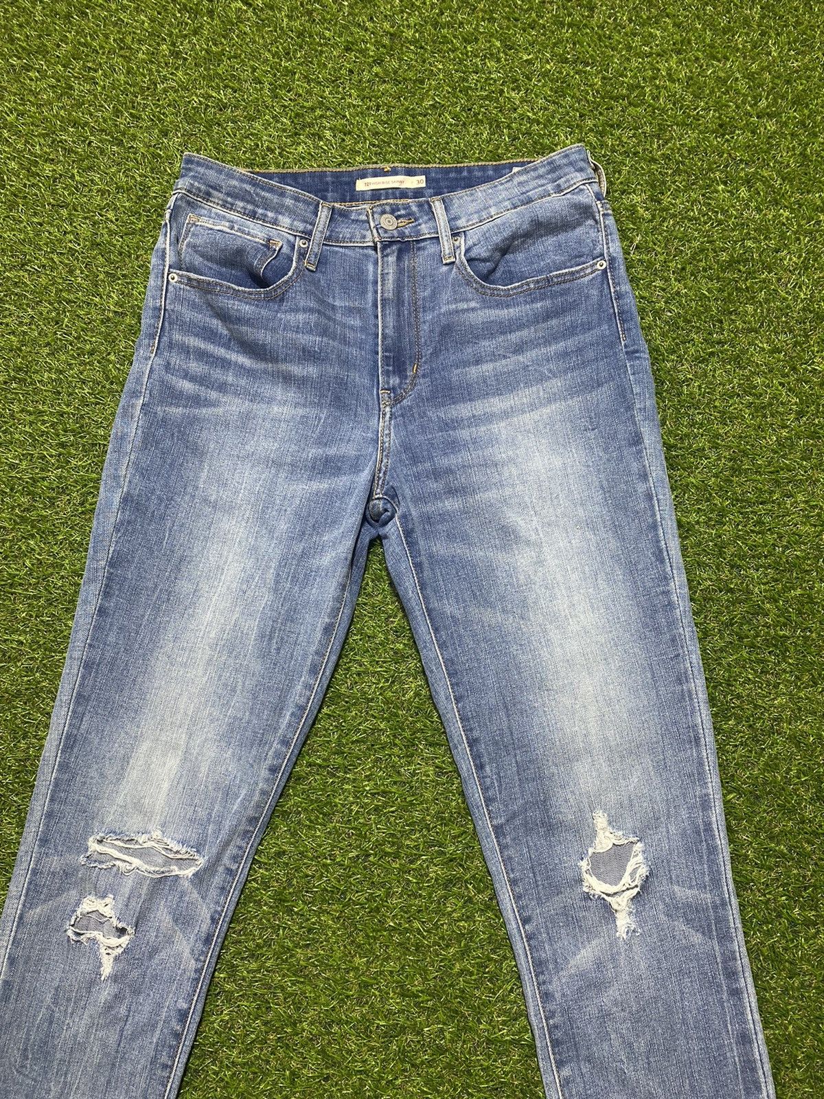 Levi's Vintage Levi’s 721 skinny distressed jeans denim size 30x32 Size US 30 / EU 46 - 2 Thumbnail