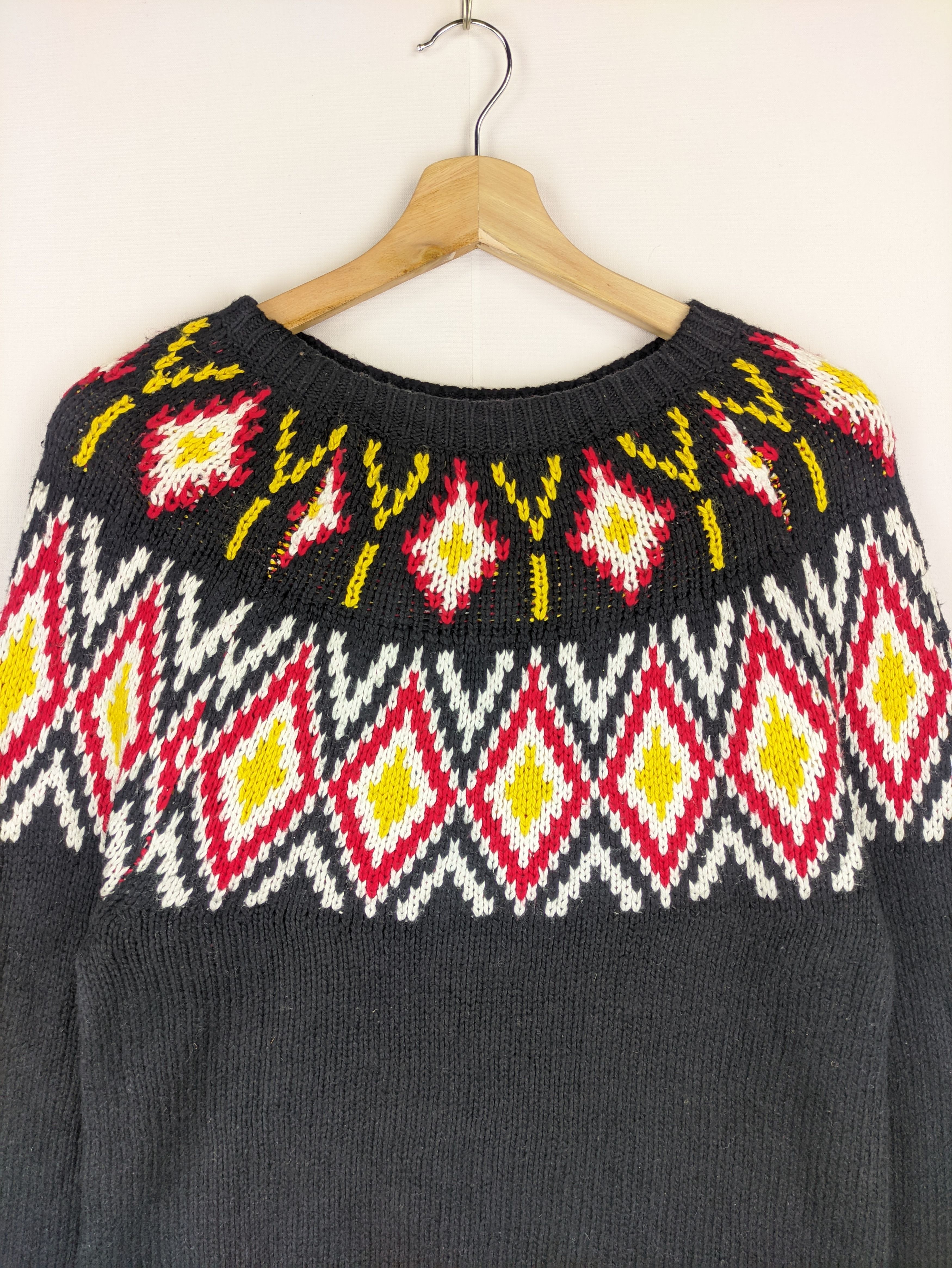 Japanese Brand Steals🔥Knit Sweater Native Patterned by BCBG Maxazria Size M / US 6-8 / IT 42-44 - 7 Thumbnail