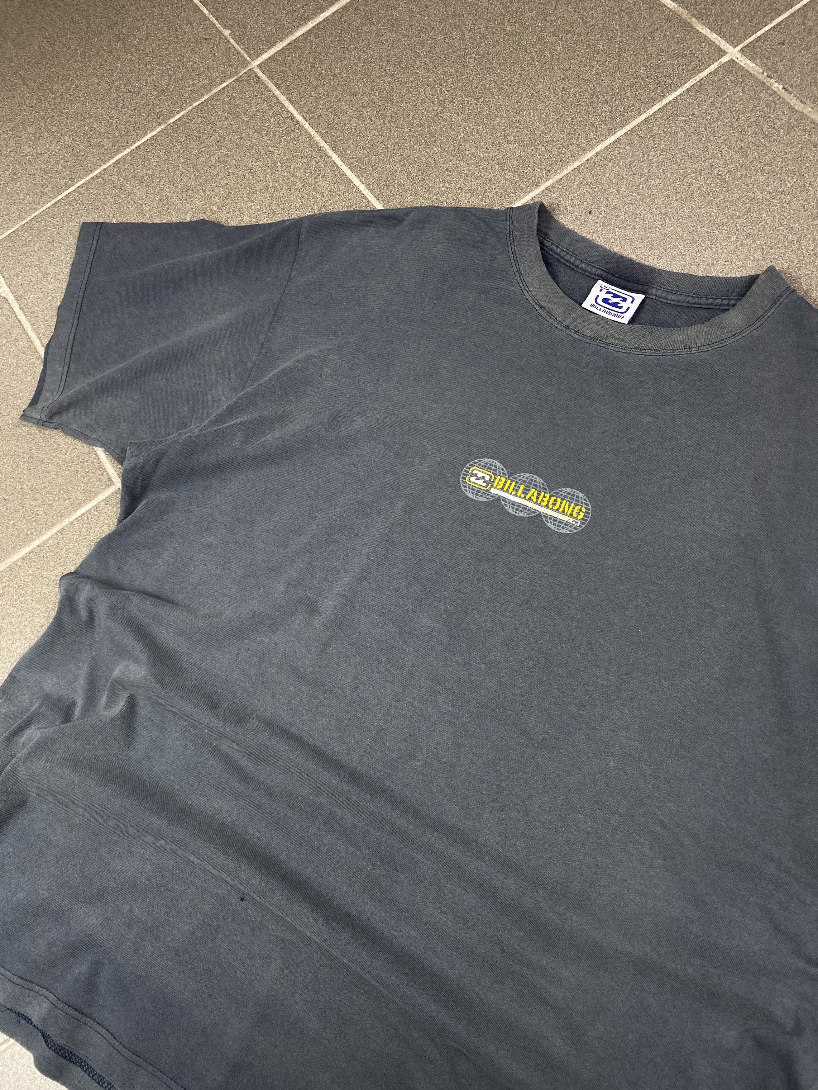 Billabong × Quiksilver Vintage Billabong Surf Style Distressed T Shirt Back Print Size US L / EU 52-54 / 3 - 4 Thumbnail