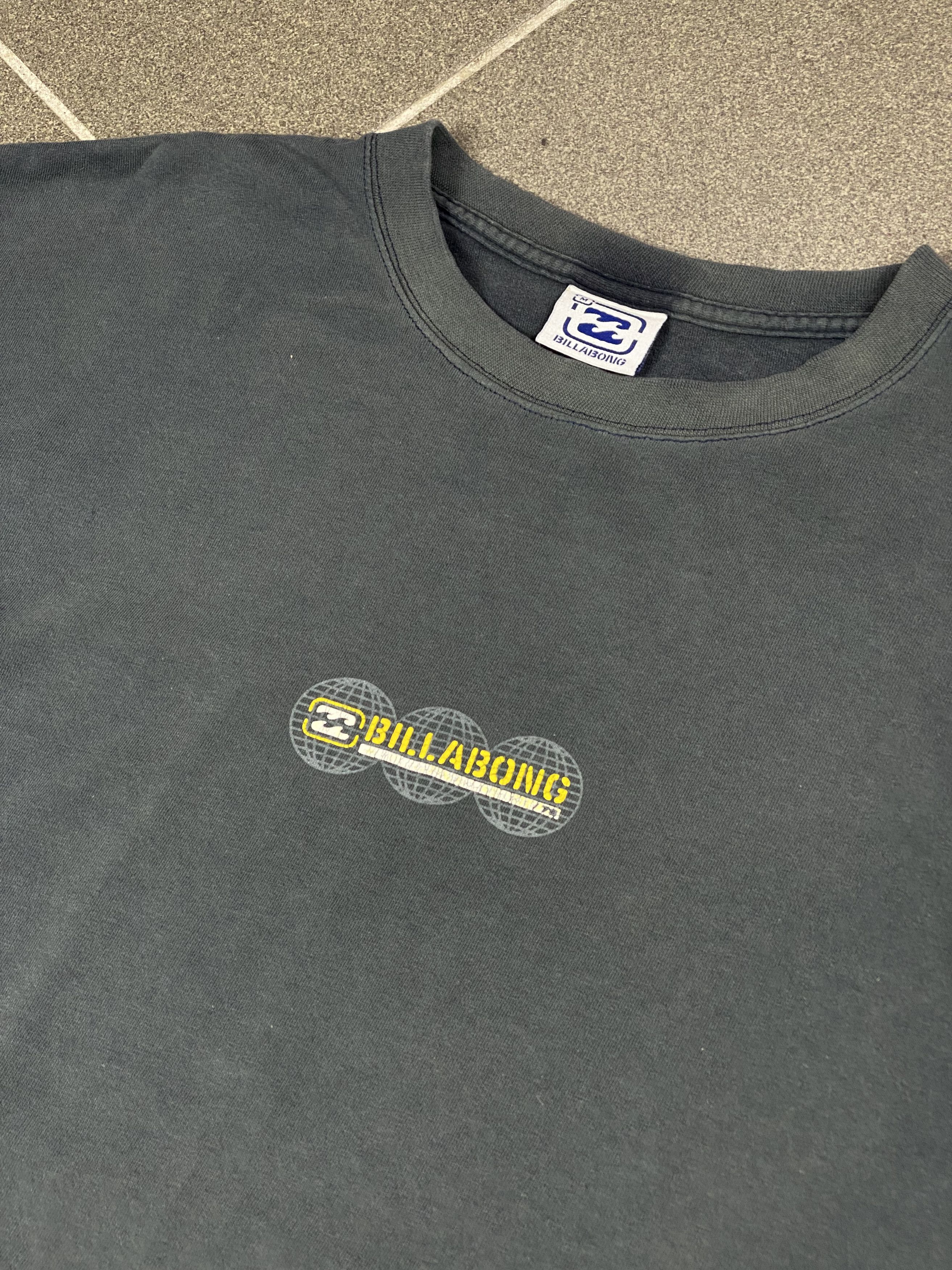 Billabong × Quiksilver Vintage Billabong Surf Style Distressed T Shirt Back Print Size US L / EU 52-54 / 3 - 5 Thumbnail