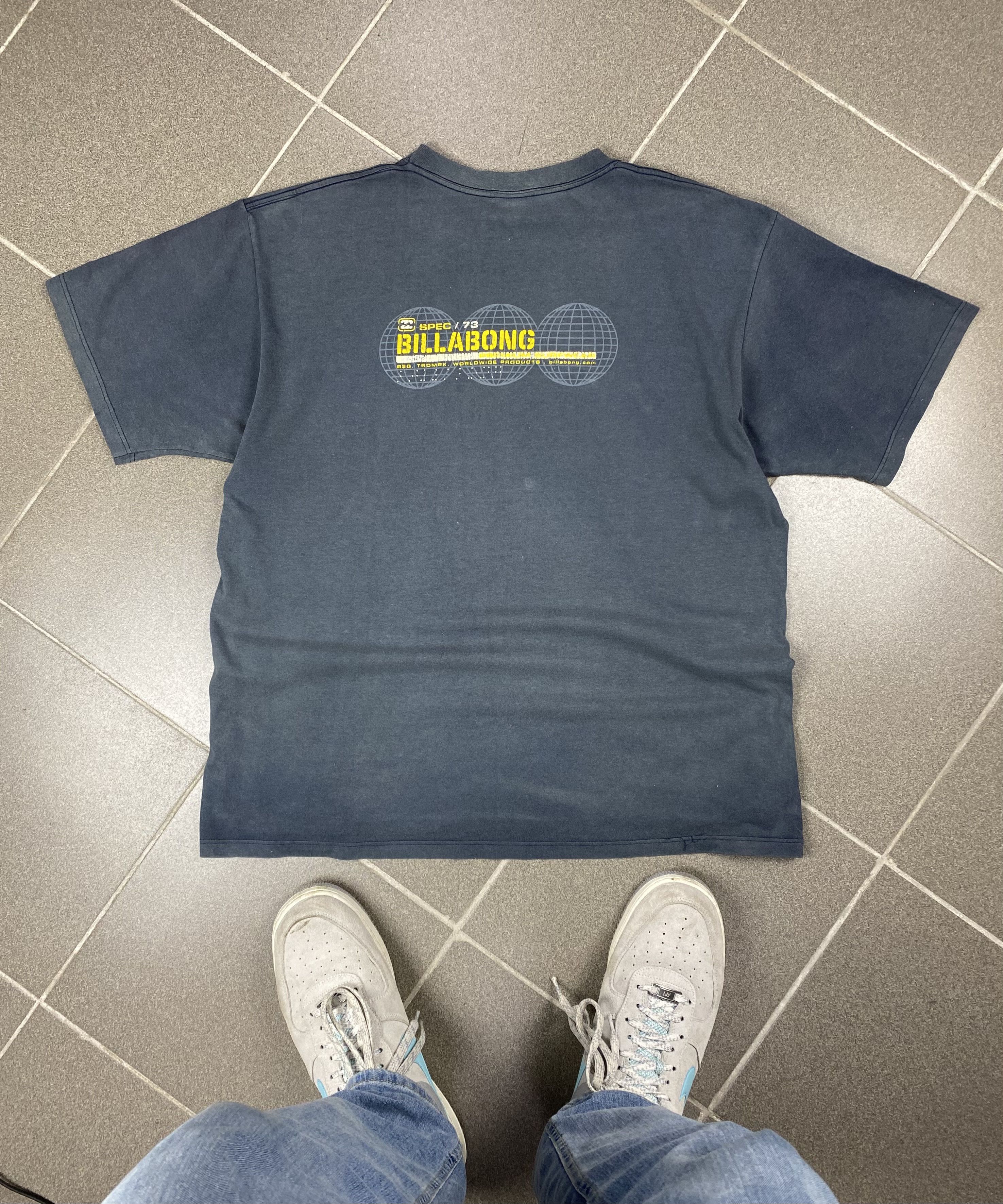 Billabong × Quiksilver Vintage Billabong Surf Style Distressed T Shirt Back Print Size US L / EU 52-54 / 3 - 1 Thumbnail