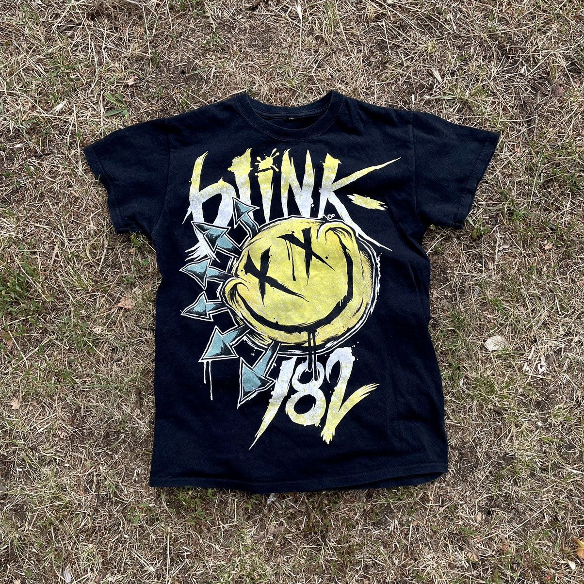 Band Tees Vintage Y2K blink 182 Tee Tour Band Rock T Shirt Size US S / EU 44-46 / 1 - 1 Thumbnail
