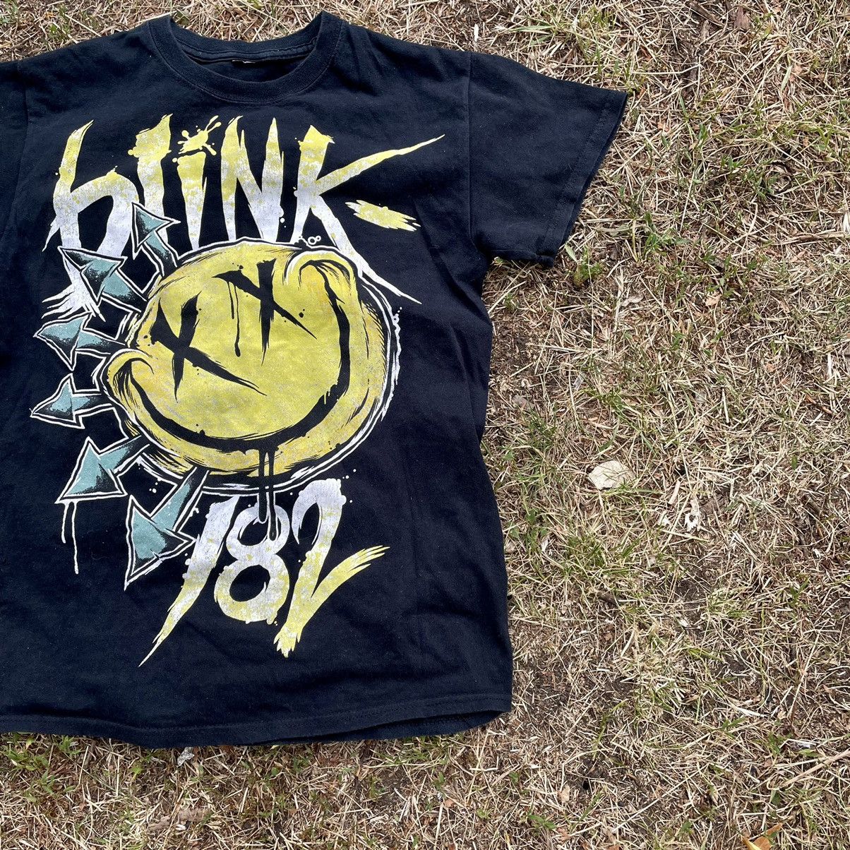 Band Tees Vintage Y2K blink 182 Tee Tour Band Rock T Shirt Size US S / EU 44-46 / 1 - 2 Thumbnail