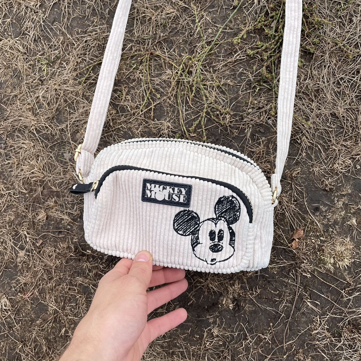 Archival Clothing x Avant Garde Vintage Y2K Corduroy Crossbody Bag With Pockets Streetwear in White