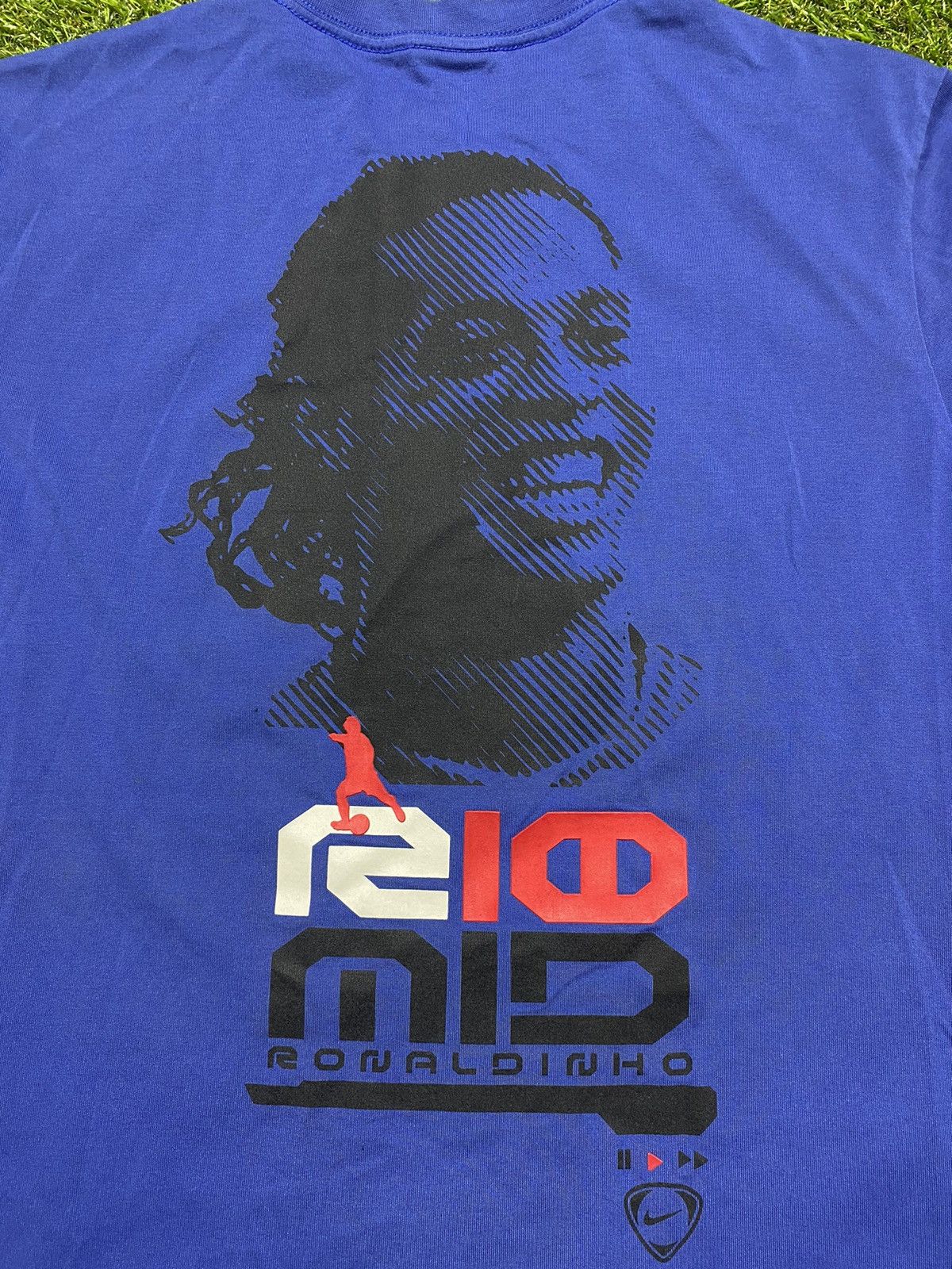 Nike Vintage 90s Nike Ronaldinho tee streetwear swoosh size S Size US S / EU 44-46 / 1 - 2 Thumbnail