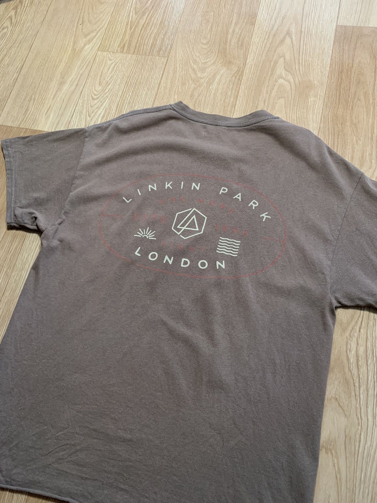 Band Tees Vintage Linkin Park One More Light T-Shirt Size US L / EU 52-54 / 3 - 2 Thumbnail