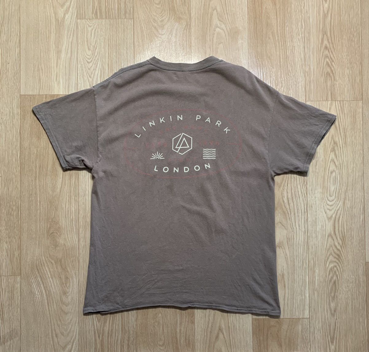 Band Tees Vintage Linkin Park One More Light T-Shirt Size US L / EU 52-54 / 3 - 1 Thumbnail