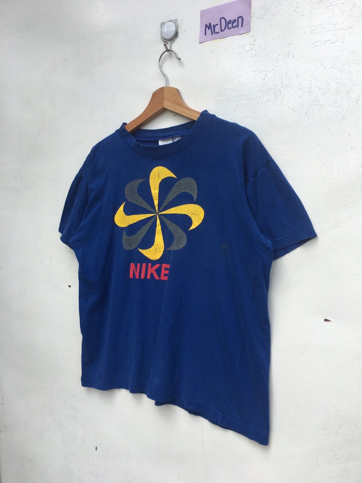 Nike Vintage Rare Nike Multi Swoosh Logo Tshirt Size US M / EU 48-50 / 2 - 3 Thumbnail