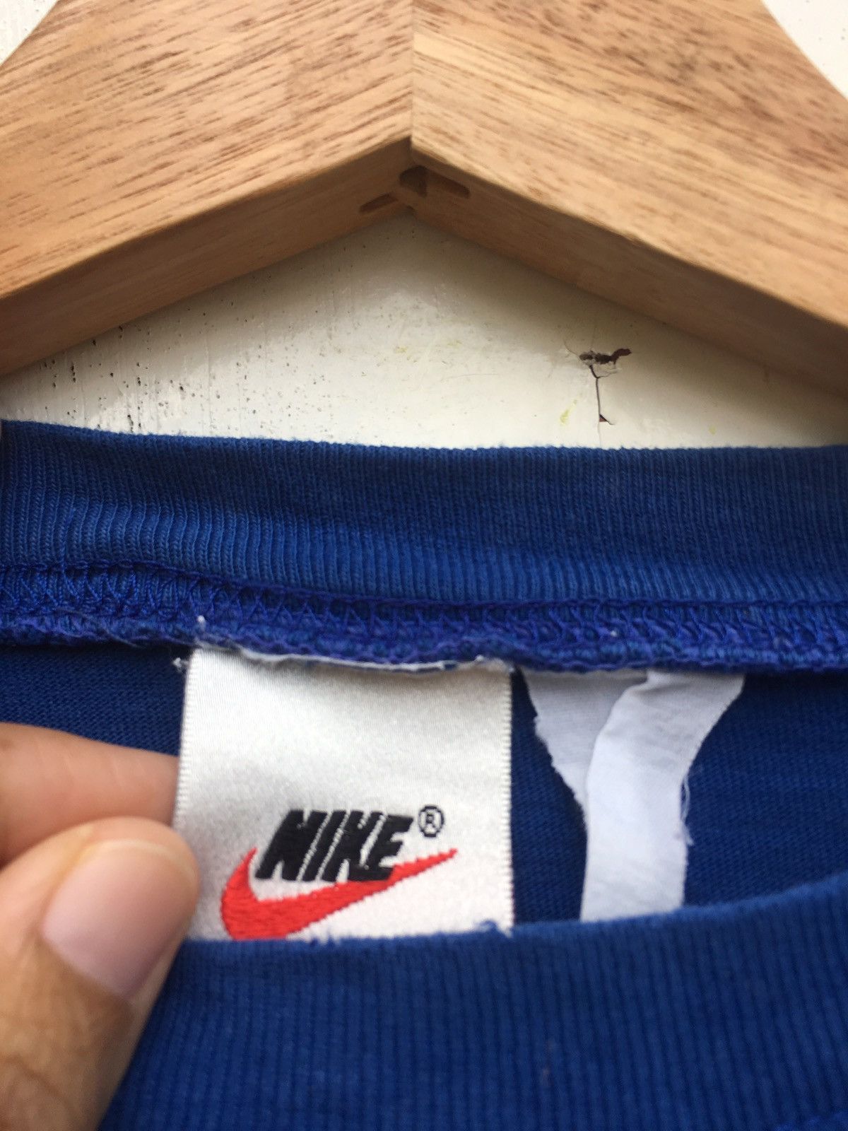 Nike Vintage Rare Nike Multi Swoosh Logo Tshirt Size US M / EU 48-50 / 2 - 7 Thumbnail