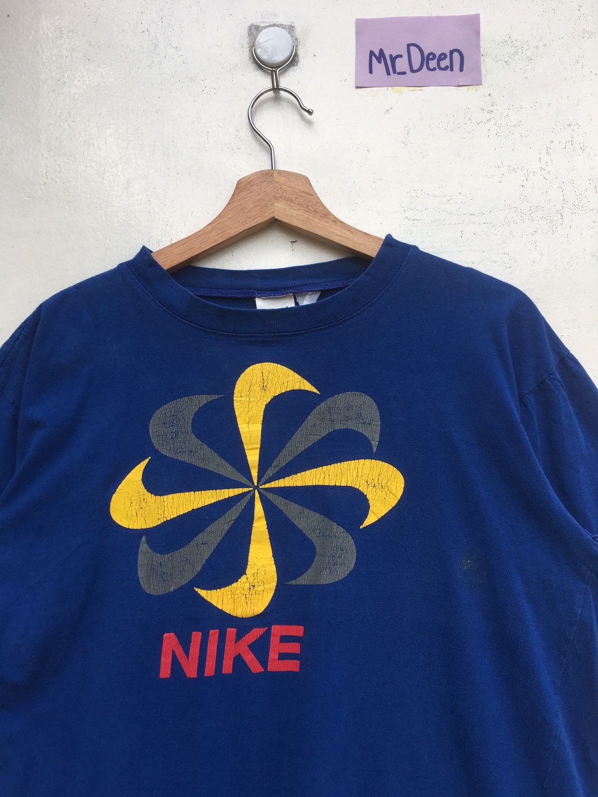 Nike Vintage Rare Nike Multi Swoosh Logo Tshirt Size US M / EU 48-50 / 2 - 4 Thumbnail