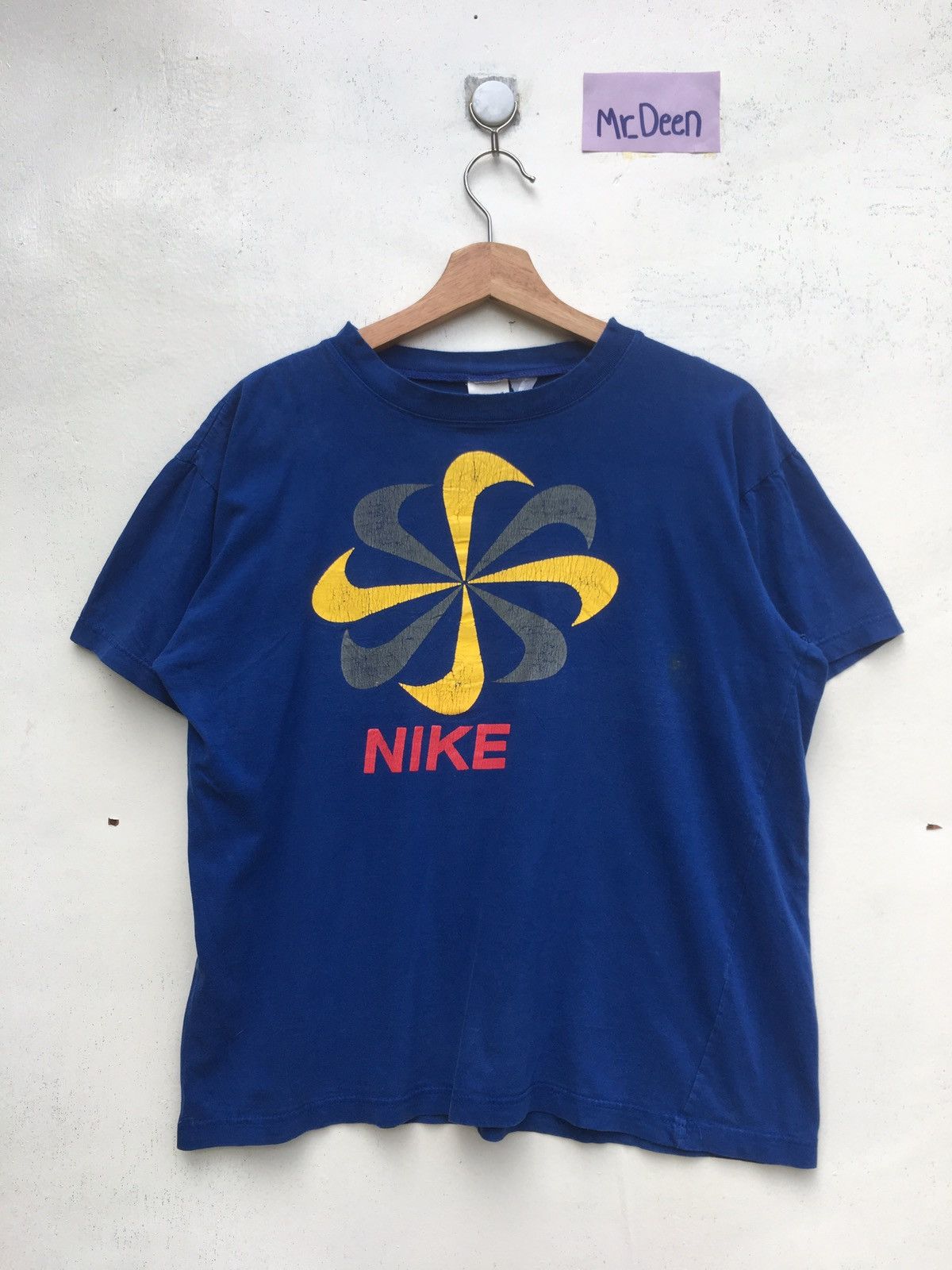Nike Vintage Rare Nike Multi Swoosh Logo Tshirt Size US M / EU 48-50 / 2 - 1 Thumbnail