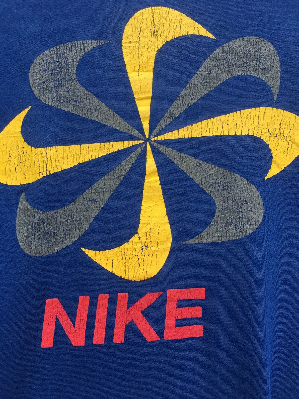 Nike Vintage Rare Nike Multi Swoosh Logo Tshirt Size US M / EU 48-50 / 2 - 6 Thumbnail