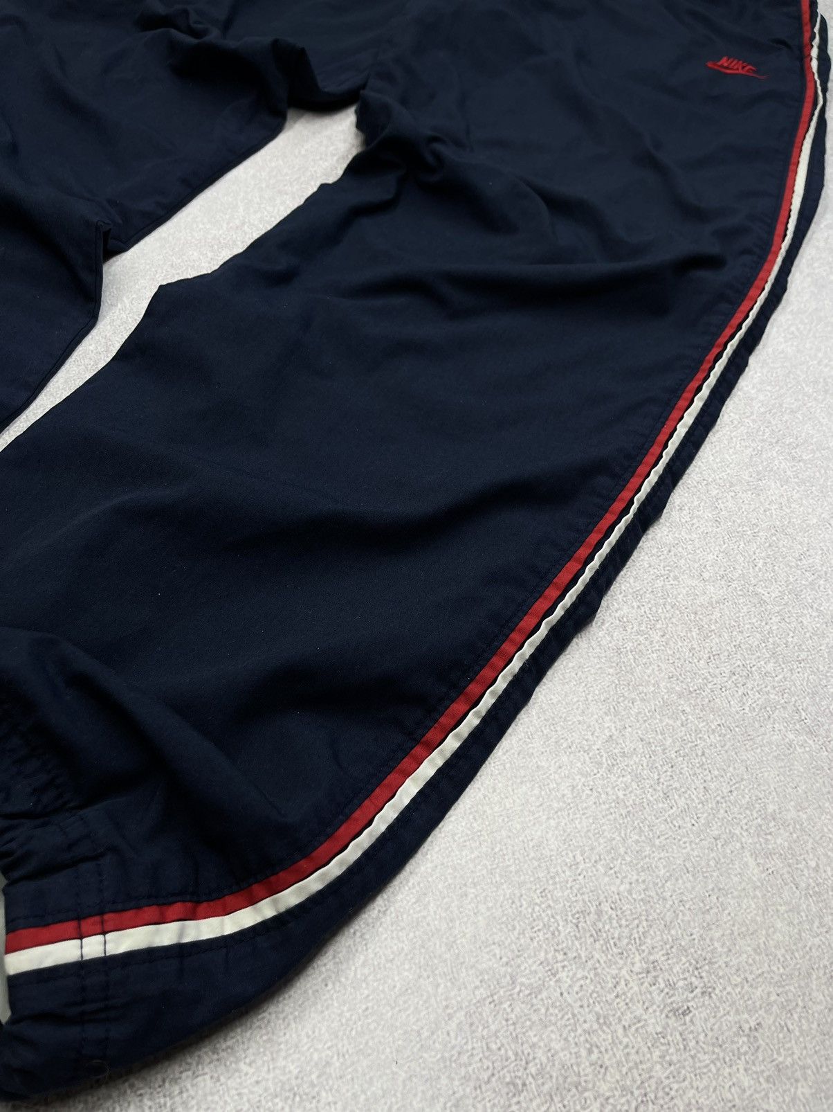 Nike Vintage Nike Navy Sweatpants Drill Y2K Cargo Nylon Size US 32 / EU 48 - 7 Thumbnail