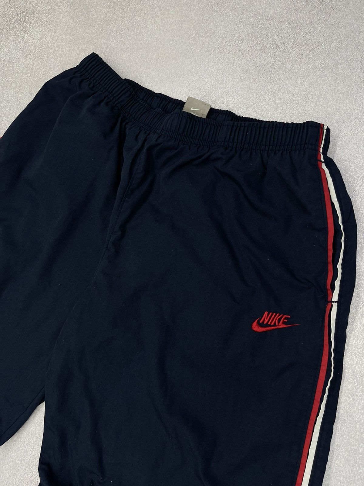 Nike Vintage Nike Navy Sweatpants Drill Y2K Cargo Nylon Size US 32 / EU 48 - 3 Thumbnail