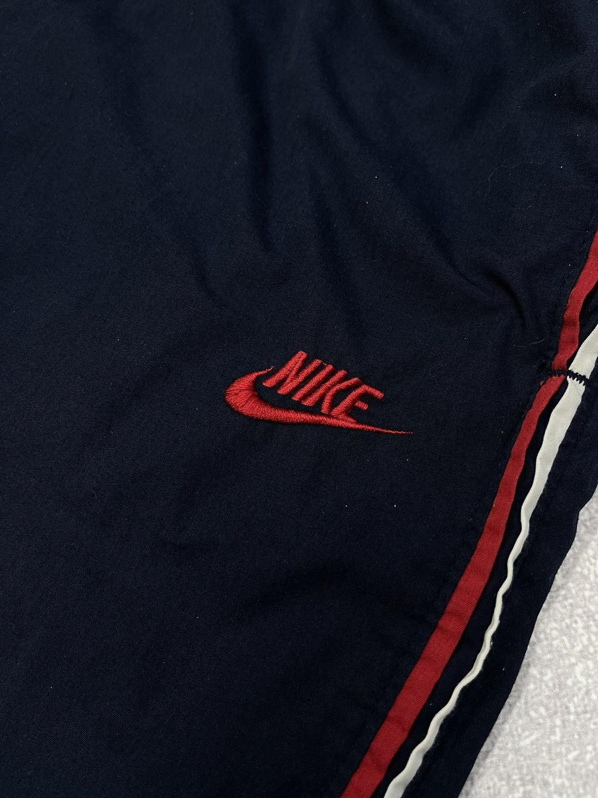 Nike Vintage Nike Navy Sweatpants Drill Y2K Cargo Nylon Size US 32 / EU 48 - 4 Thumbnail