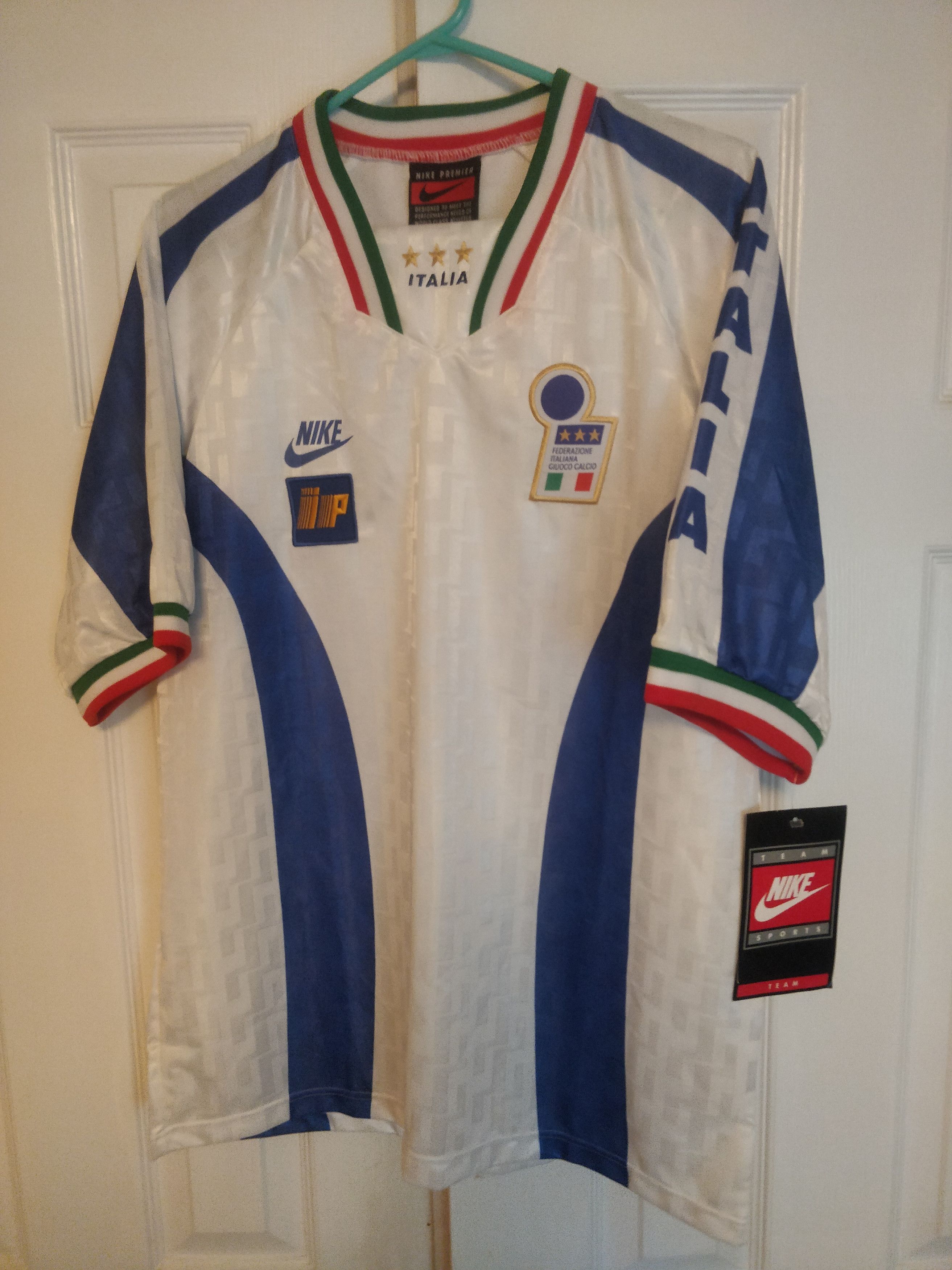 Nike Italy BNWT 1996 Rare Player Issue Jersey Nike Size US L / EU 52-54 / 3 - 1 Thumbnail