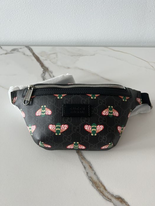 Gucci bee fanny pack hot sale