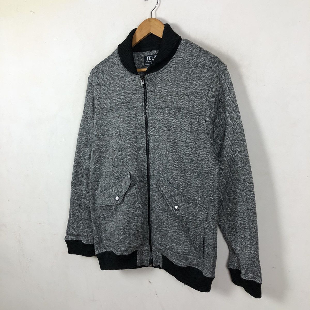 Japanese Brand ILLS ZIPPER VARSITY JACKET Size US XL / EU 56 / 4 - 2 Thumbnail