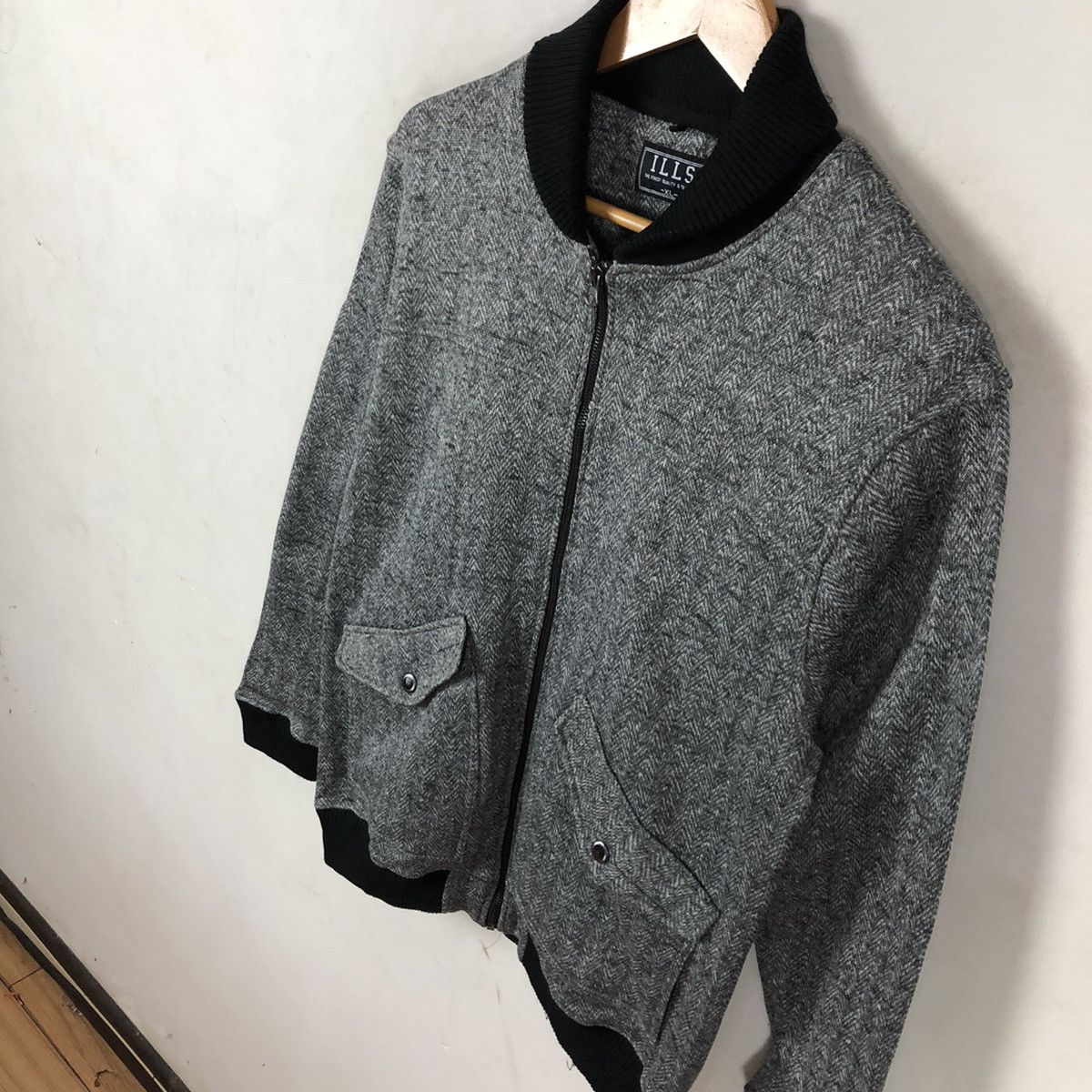 Japanese Brand ILLS ZIPPER VARSITY JACKET Size US XL / EU 56 / 4 - 4 Thumbnail