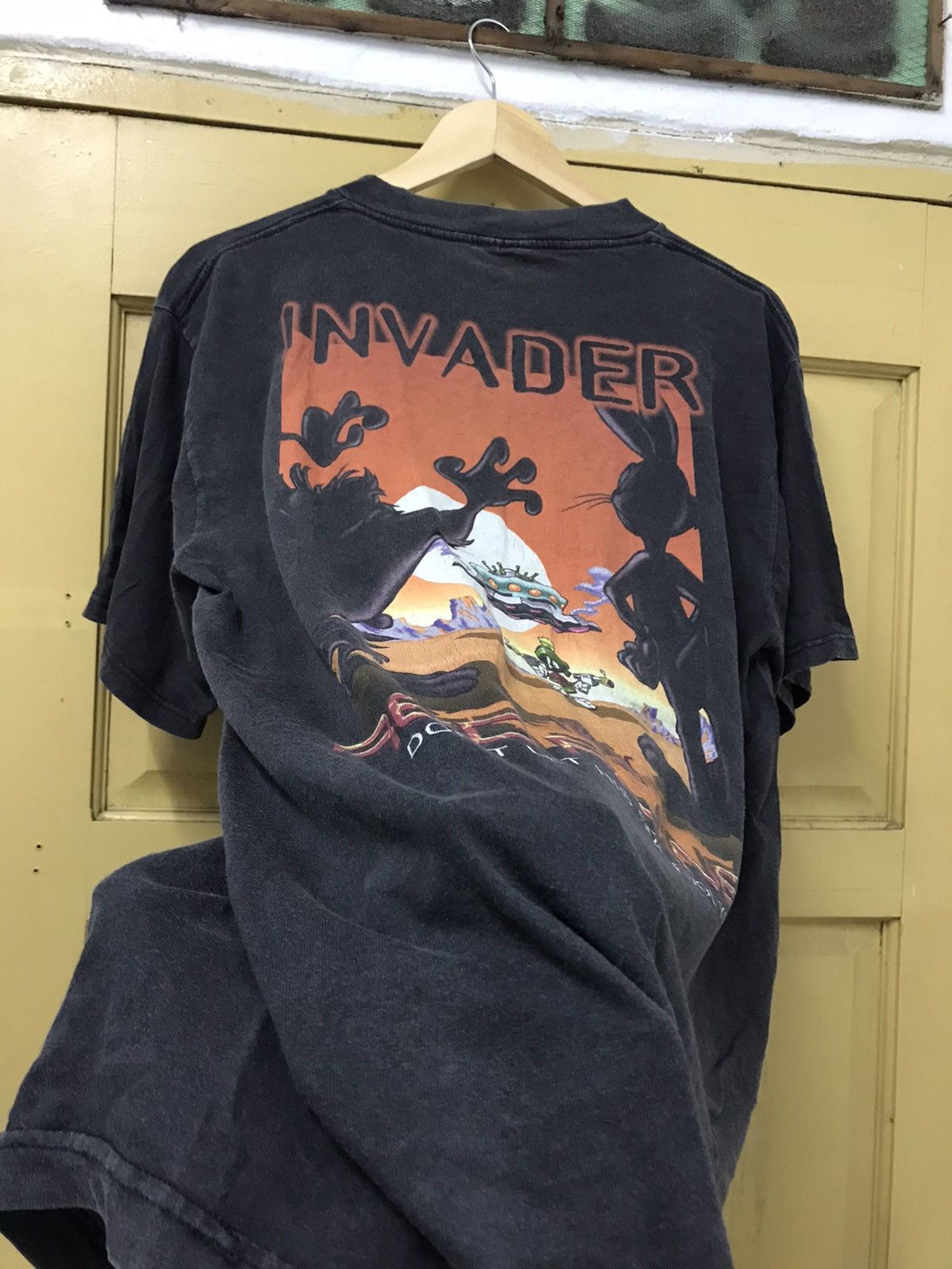Vintage Vintage 90s Movie Tazmania Invader From The Red Planet Tees Size US L / EU 52-54 / 3 - 11 Thumbnail