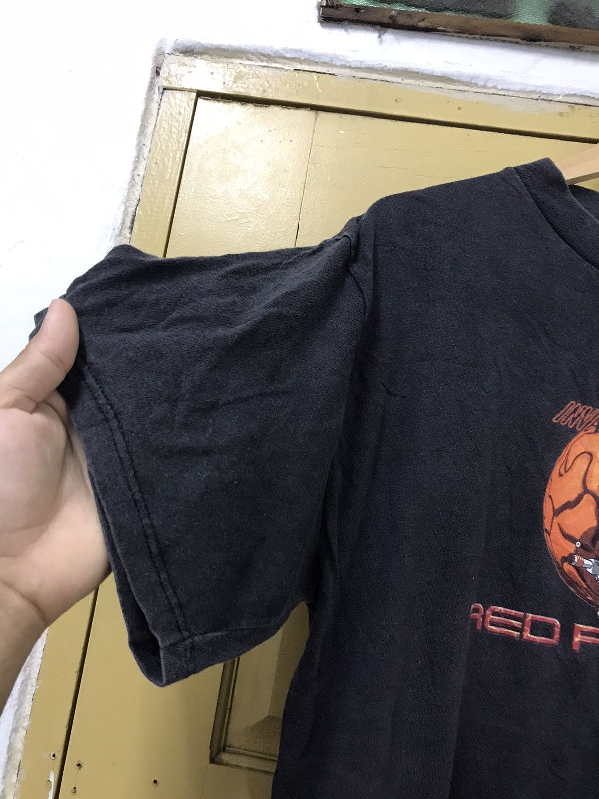 Vintage Vintage 90s Movie Tazmania Invader From The Red Planet Tees Size US L / EU 52-54 / 3 - 12 Thumbnail