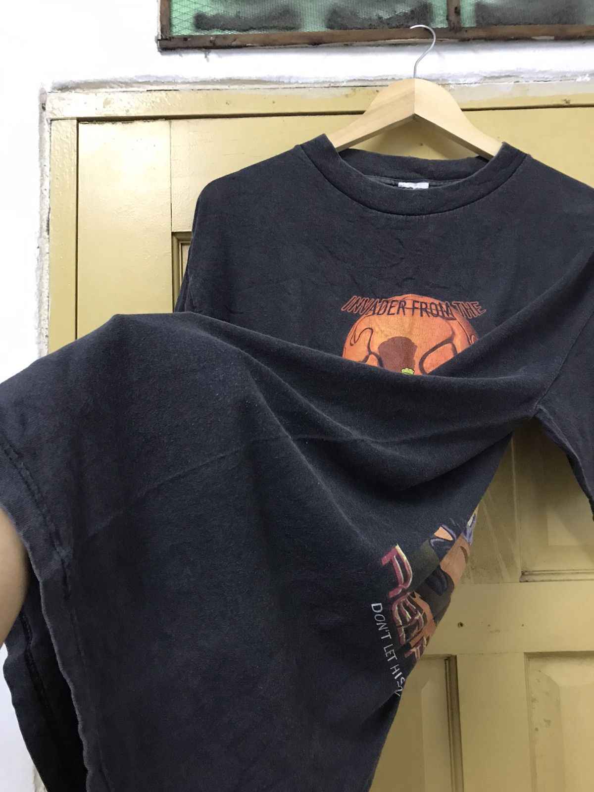 Vintage Vintage 90s Movie Tazmania Invader From The Red Planet Tees Size US L / EU 52-54 / 3 - 15 Thumbnail