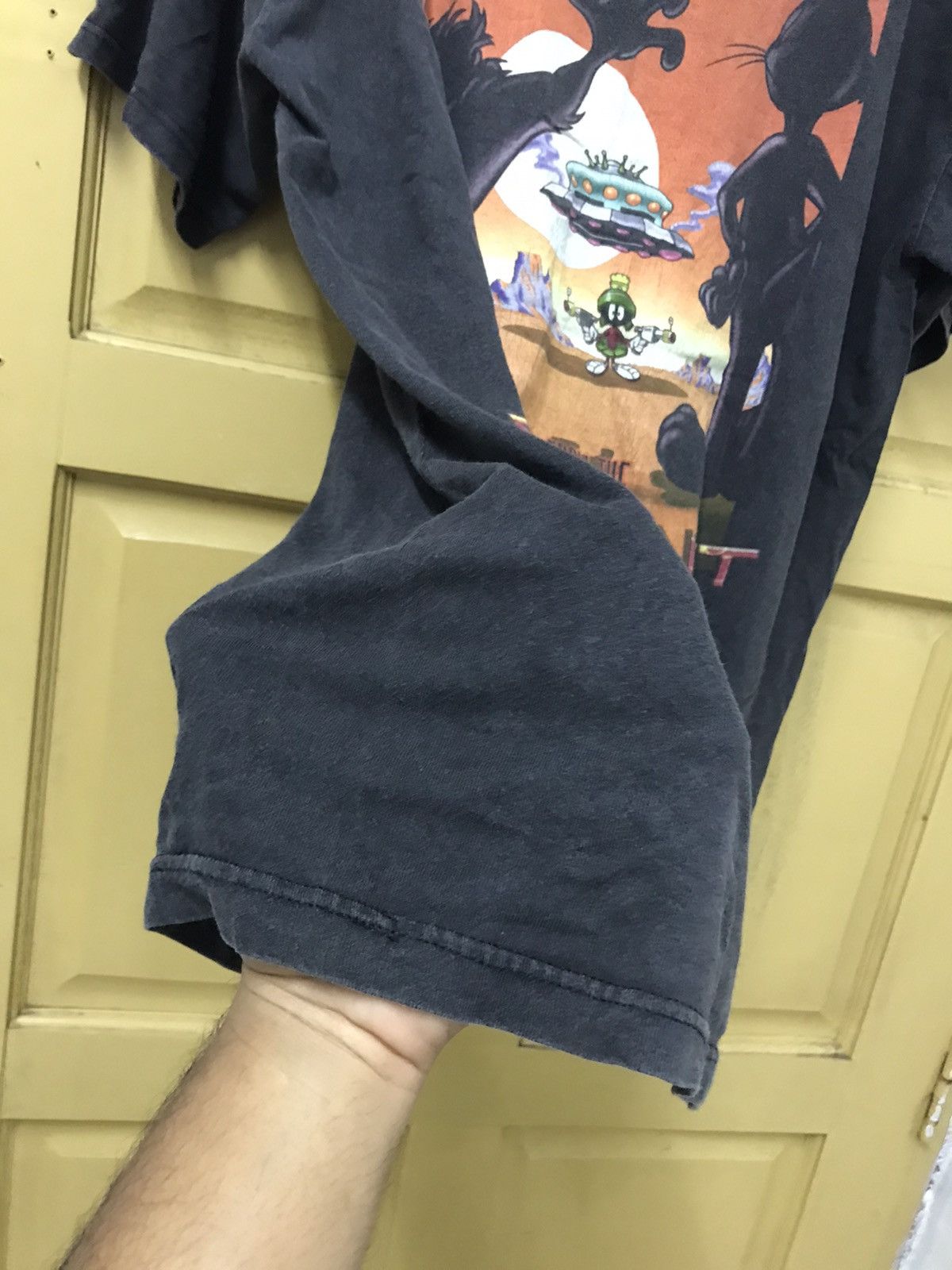 Vintage Vintage 90s Movie Tazmania Invader From The Red Planet Tees Size US L / EU 52-54 / 3 - 10 Thumbnail