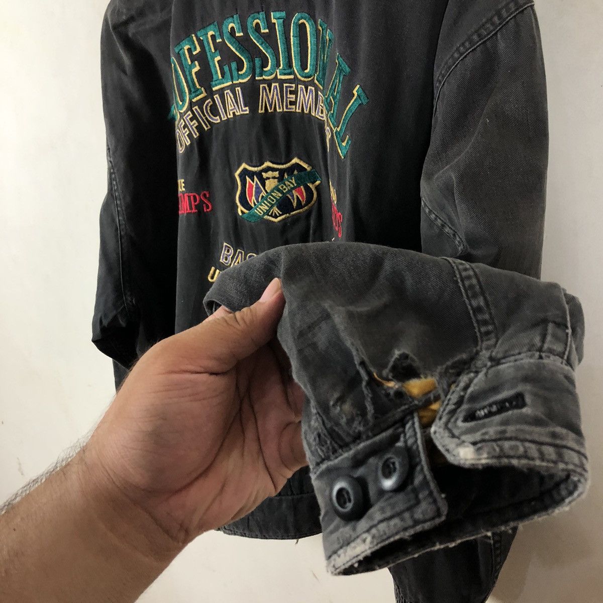 Japanese Brand VINTAGE BIGLOGO EMBROIDERY UNIONBAY'S PRESENT BOMBER JACKET Size US L / EU 52-54 / 3 - 12 Thumbnail
