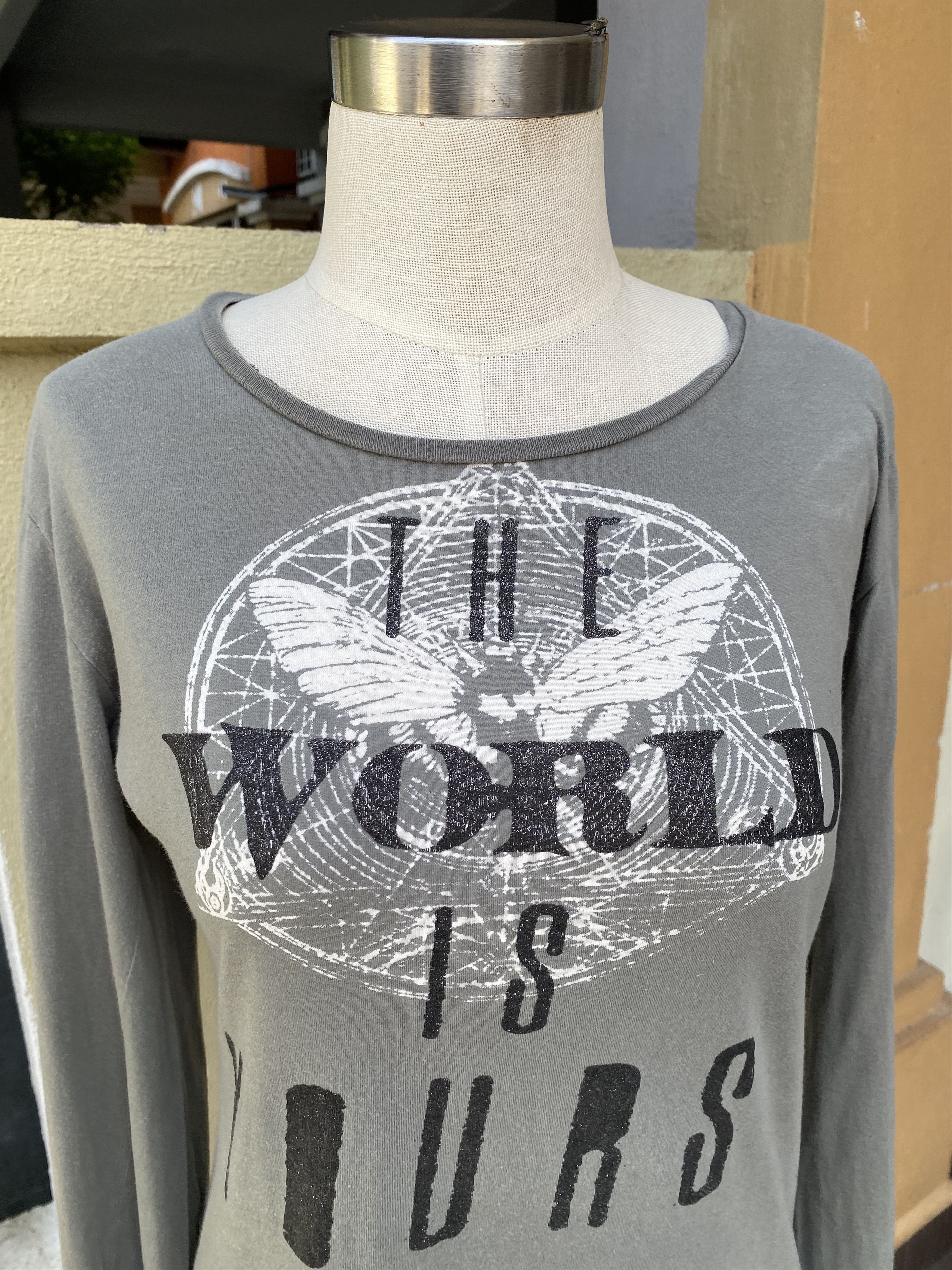 KMRii “the world is yours” t-shirt Size US S / EU 44-46 / 1 - 3 Thumbnail