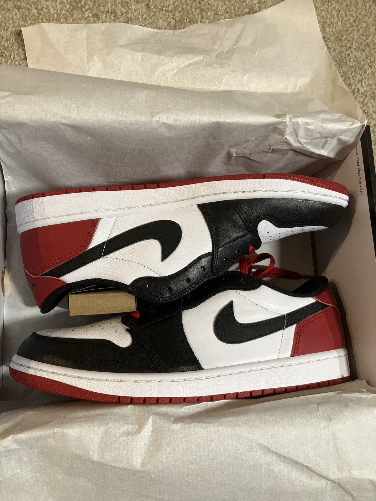 Jordan Brand × Nike Air Jordan 1 Retro Low Black Toe Size US 11.5 / EU 44-45 - 2 Thumbnail