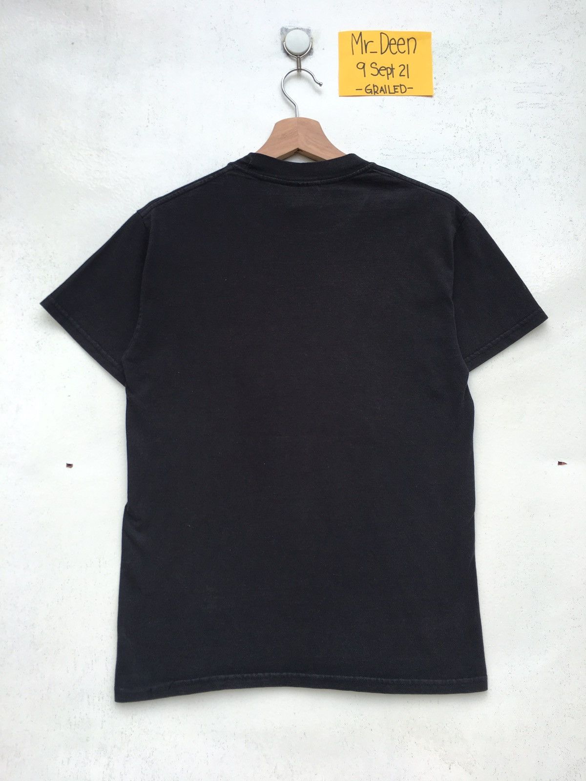 Nirvana Rare Vintage 2003 Nirvana Vestibule Logo Tshirt Size US S / EU 44-46 / 1 - 13 Thumbnail