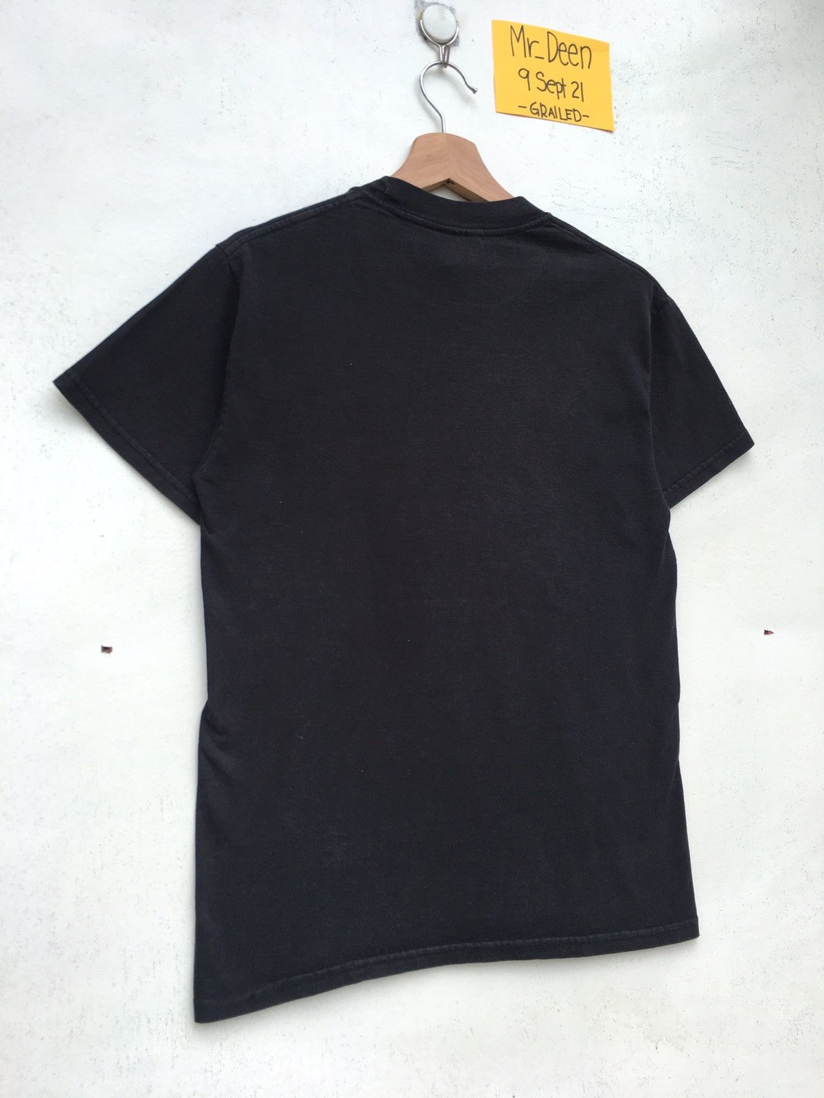 Nirvana Rare Vintage 2003 Nirvana Vestibule Logo Tshirt Size US S / EU 44-46 / 1 - 14 Thumbnail
