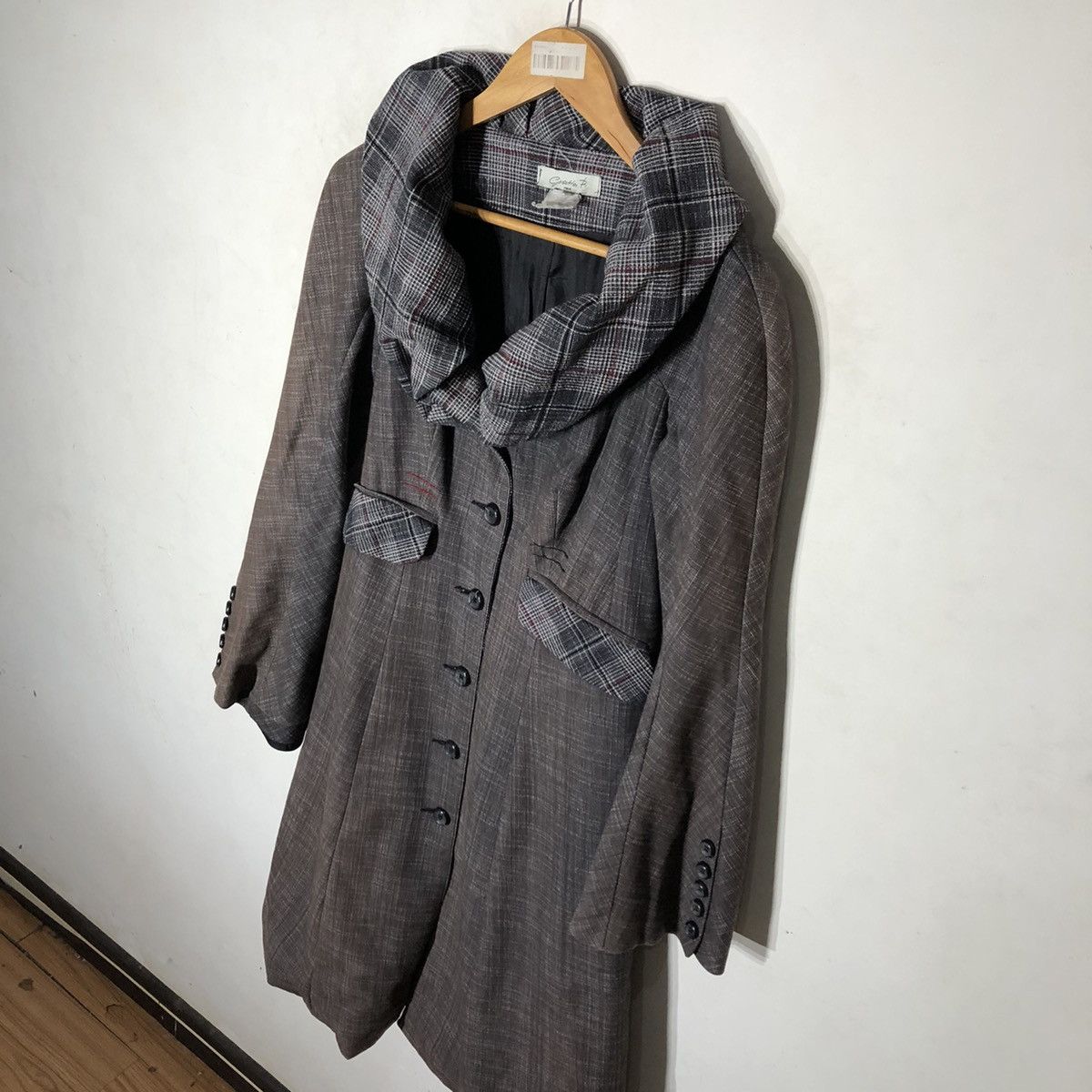 Vintage DOUBLE BREAST LONG JACKET FABRIC OF ITALY GRAVAION RI Size US S / EU 44-46 / 1 - 3 Thumbnail