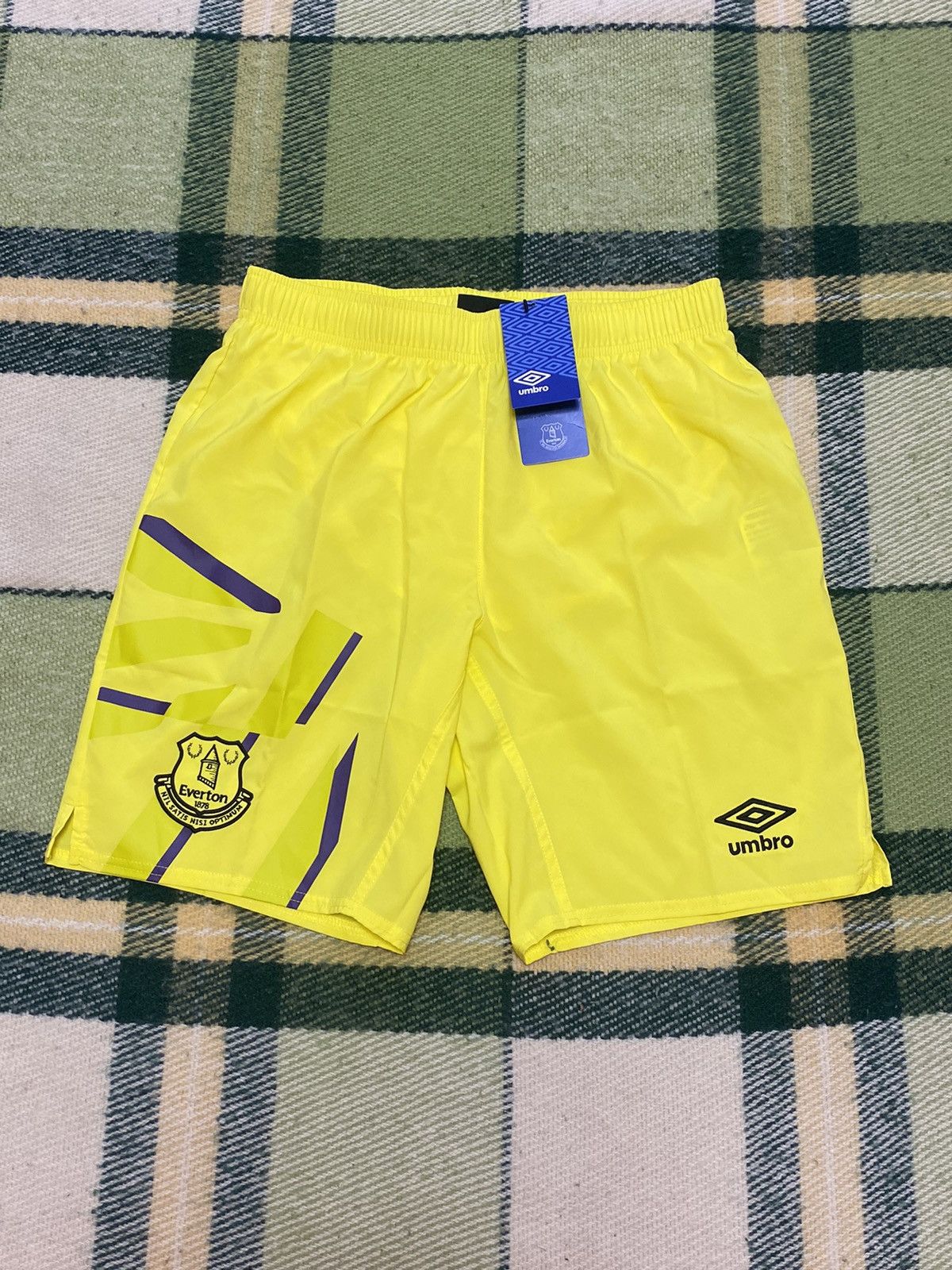 Umbro Vintage Everton Umbro shorts football style size S Size US 30 / EU 46 - 1 Thumbnail