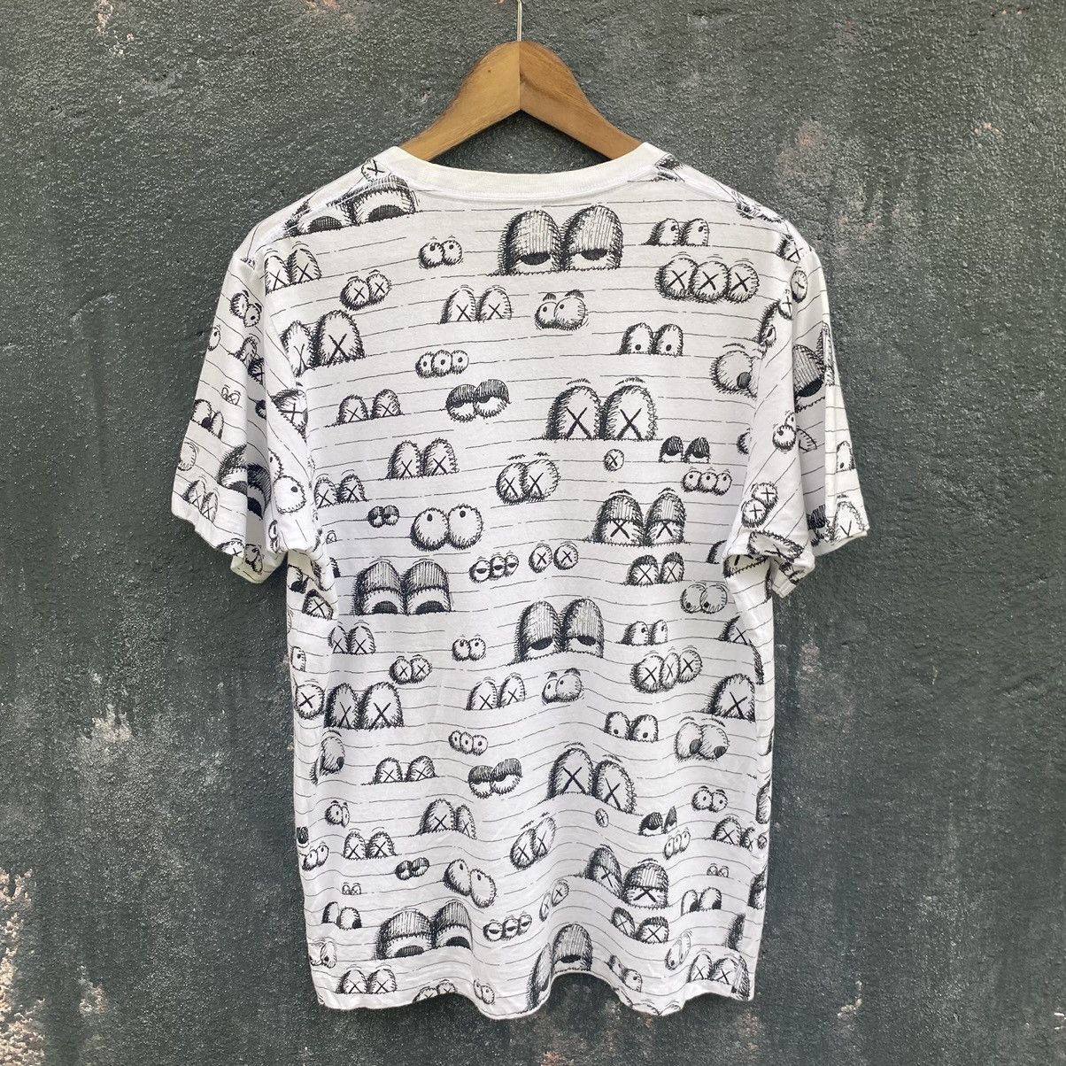 Kaws × Uniqlo Kaws Overprint ERD GRUNGE LGB THRASHED GRAIL TEE Size US L / EU 52-54 / 3 - 2 Thumbnail