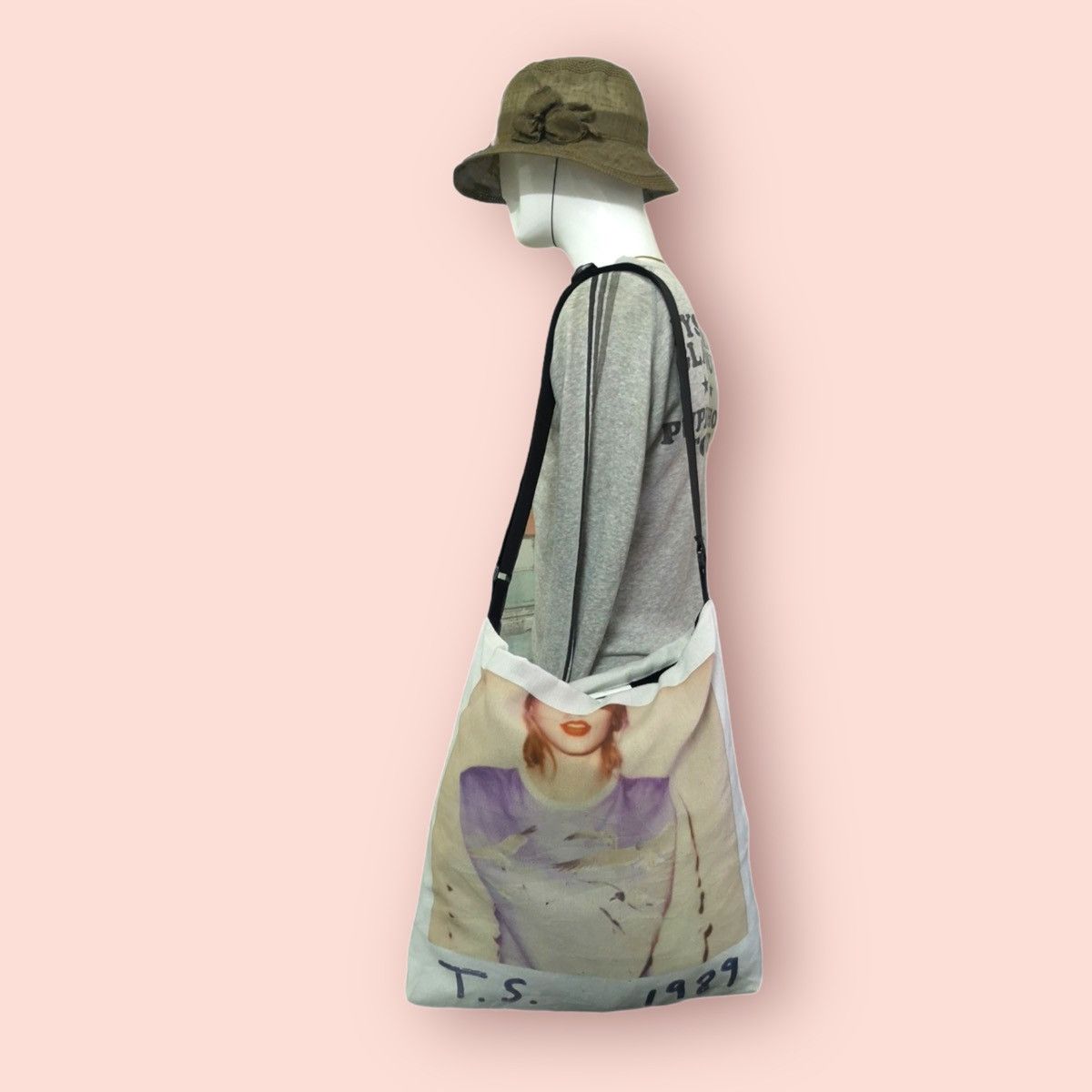 Other TAYLOR SWIFT 1989 ALBUM COVER SHOULDER /TOTE BAG Size ONE SIZE - 5 Thumbnail