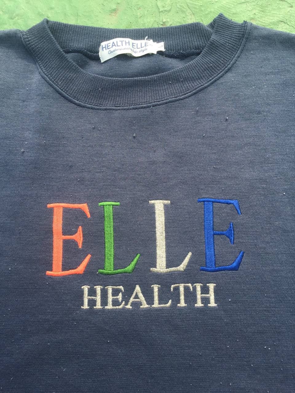 Vintage Vintage Elle Health Sunfaded Spellout Logo Sweatshirt Size US M / EU 48-50 / 2 - 2 Thumbnail