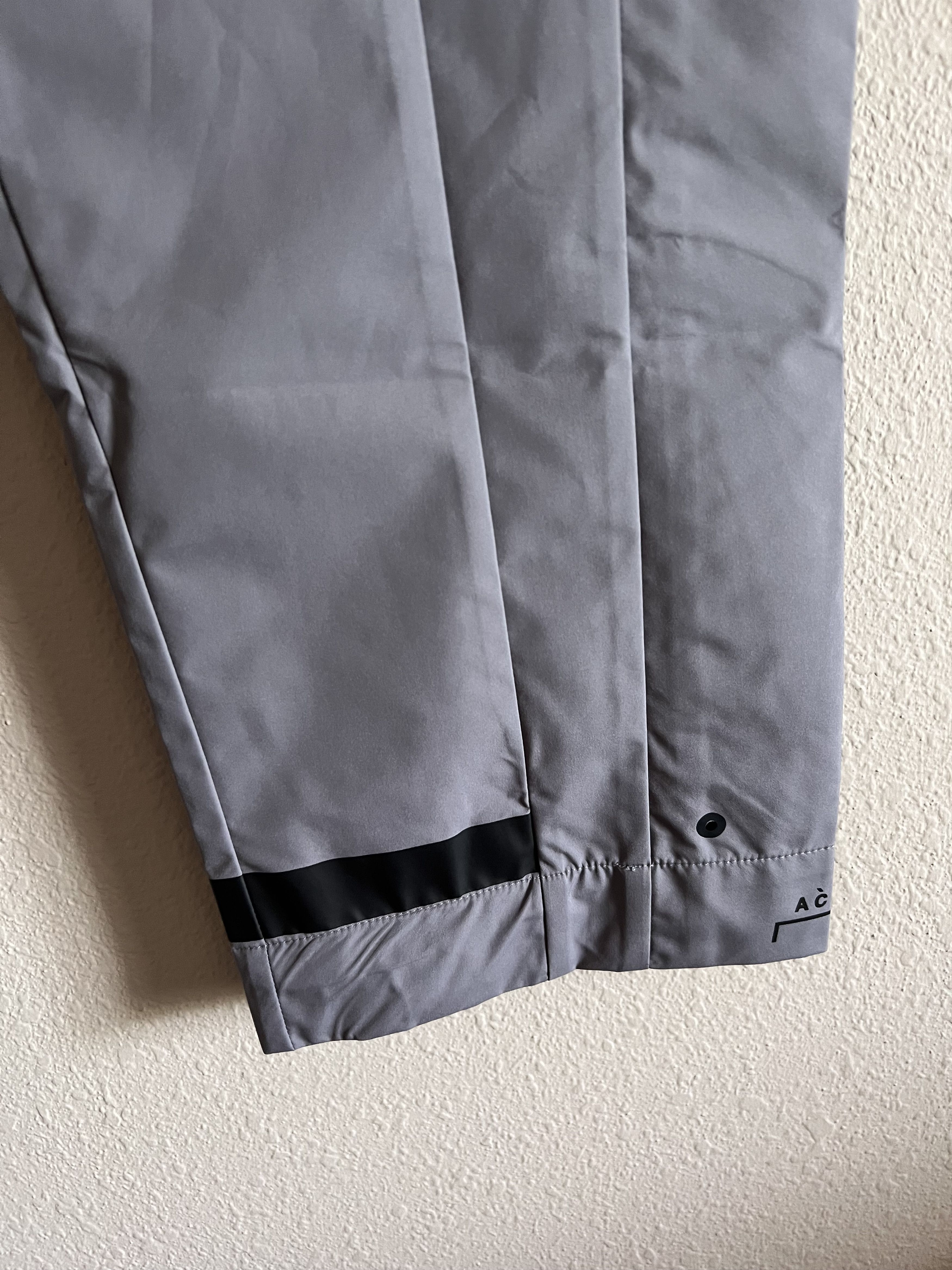 A-COLD-WALL* A Cold Wall Logo Plaque Straight Leg pants in Grey Size US 32 / EU 48 - 4 Thumbnail