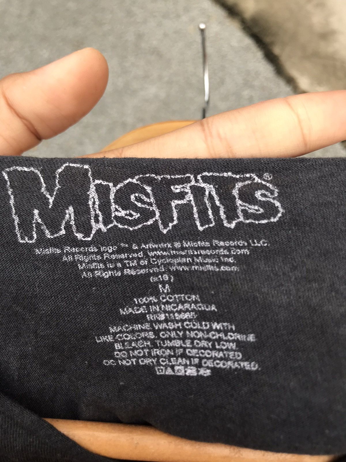 Band Tees Band Misfit Distressed Tshirt Size US M / EU 48-50 / 2 - 6 Thumbnail