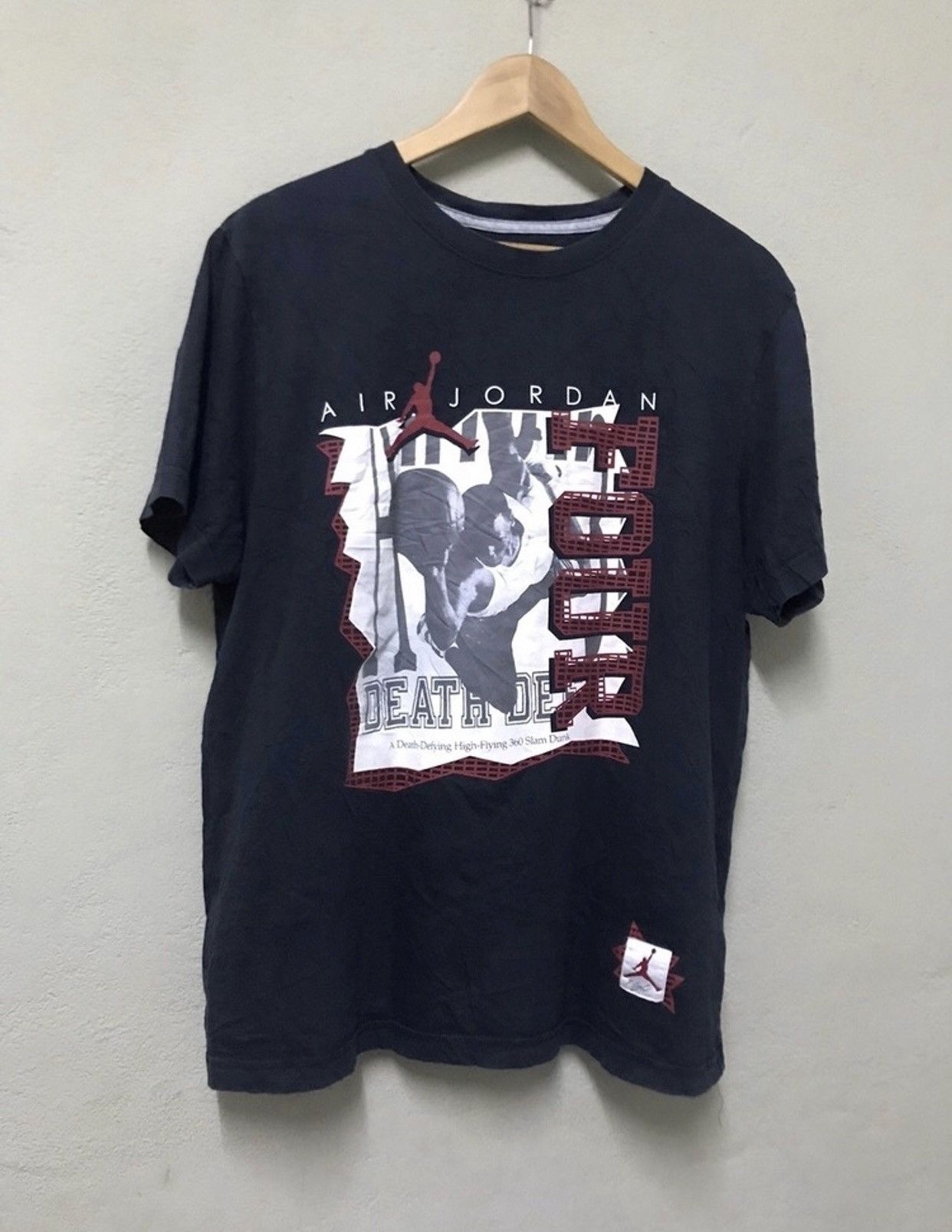 Jordan Brand Air Jordan Flying 360 Slam Dunk Tshirt Size US XL / EU 56 / 4 - 1 Thumbnail