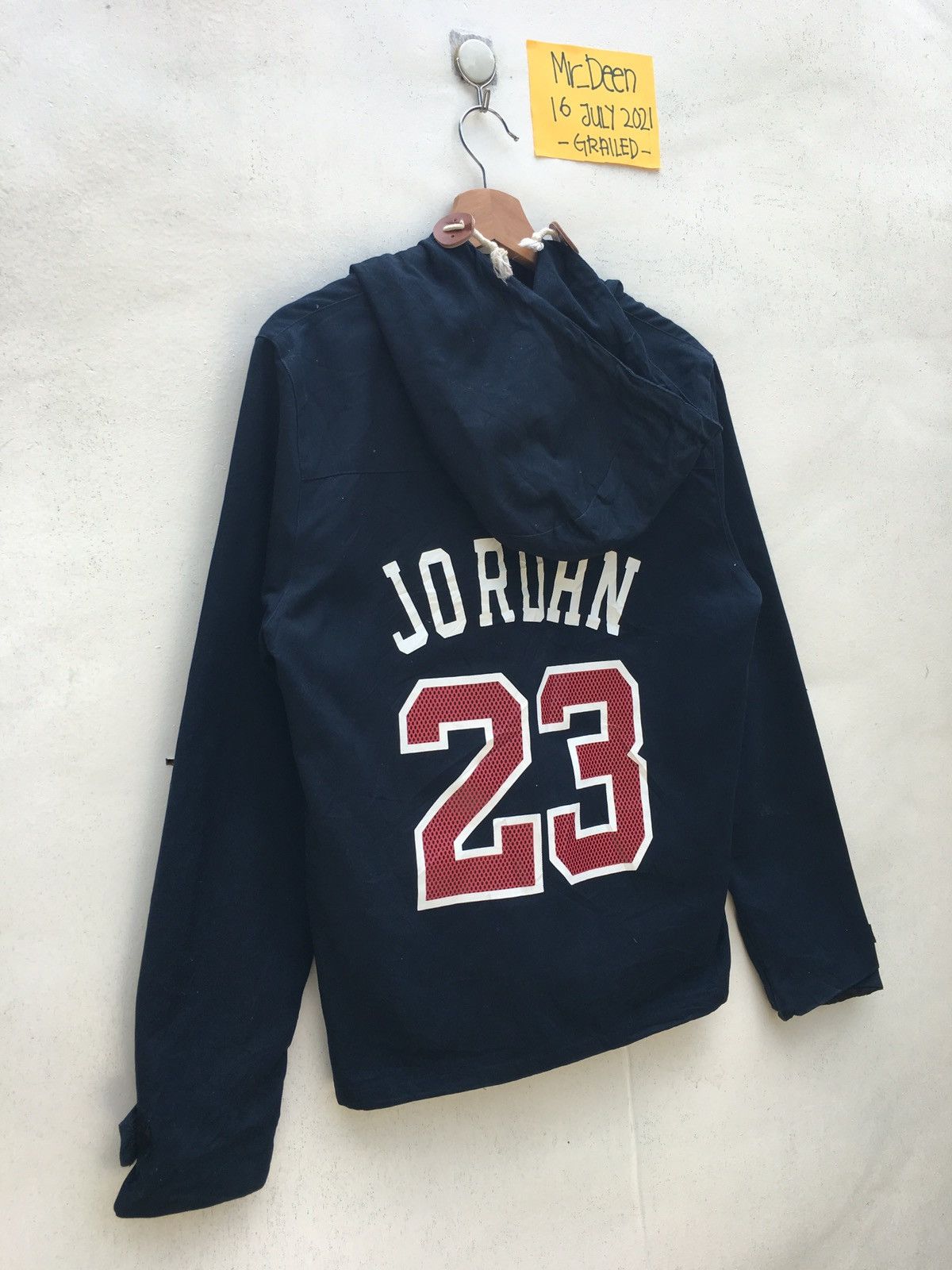 Jordan Brand Vintage Air Jordan Big Logo Hoodie Jacket Nice Design Size US M / EU 48-50 / 2 - 3 Thumbnail