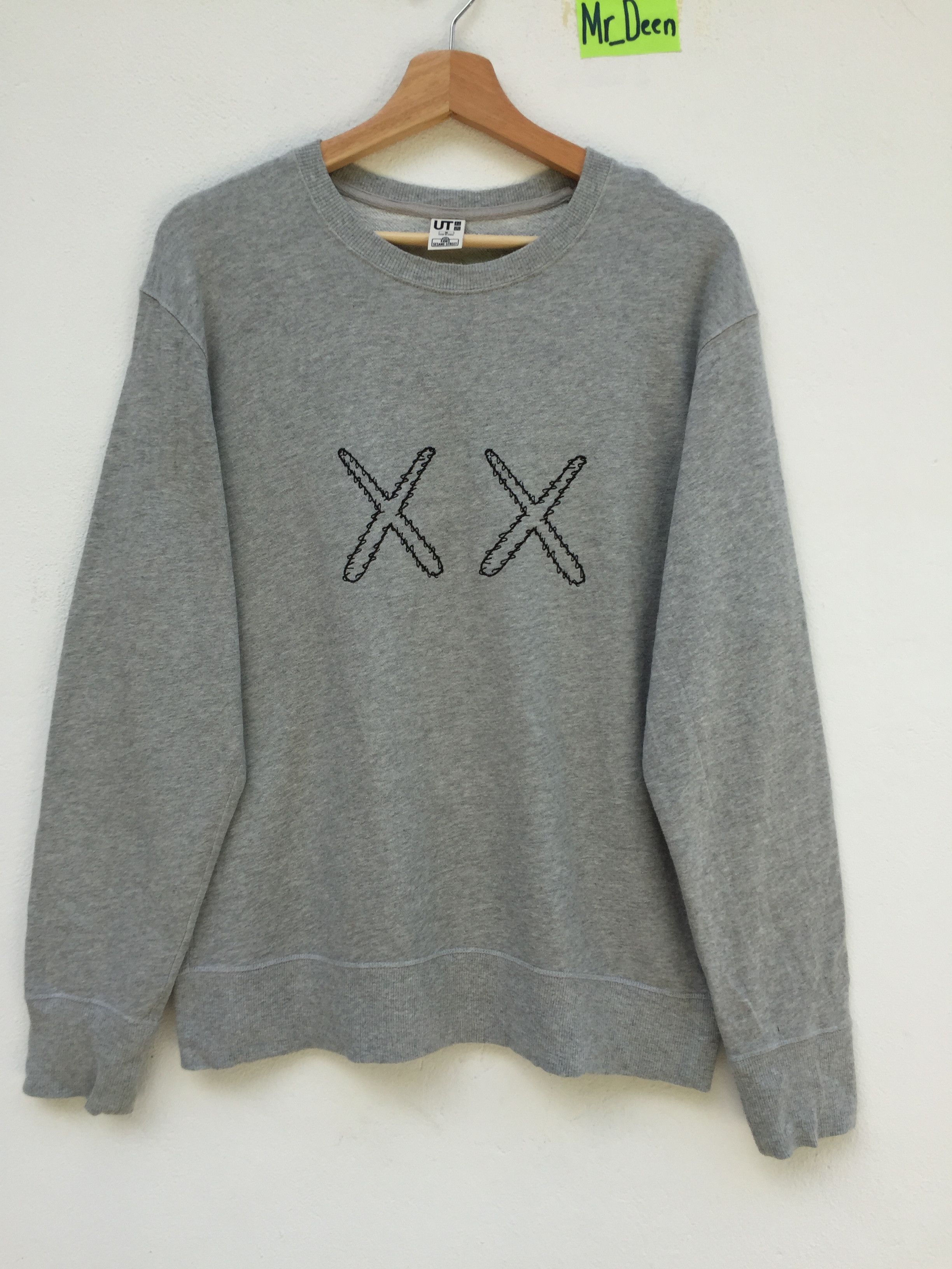 Kaws × Uniqlo Kaws x Uniqlo Sesame Street Grey Crewneck Sweatshirt Size US M / EU 48-50 / 2 - 1 Thumbnail
