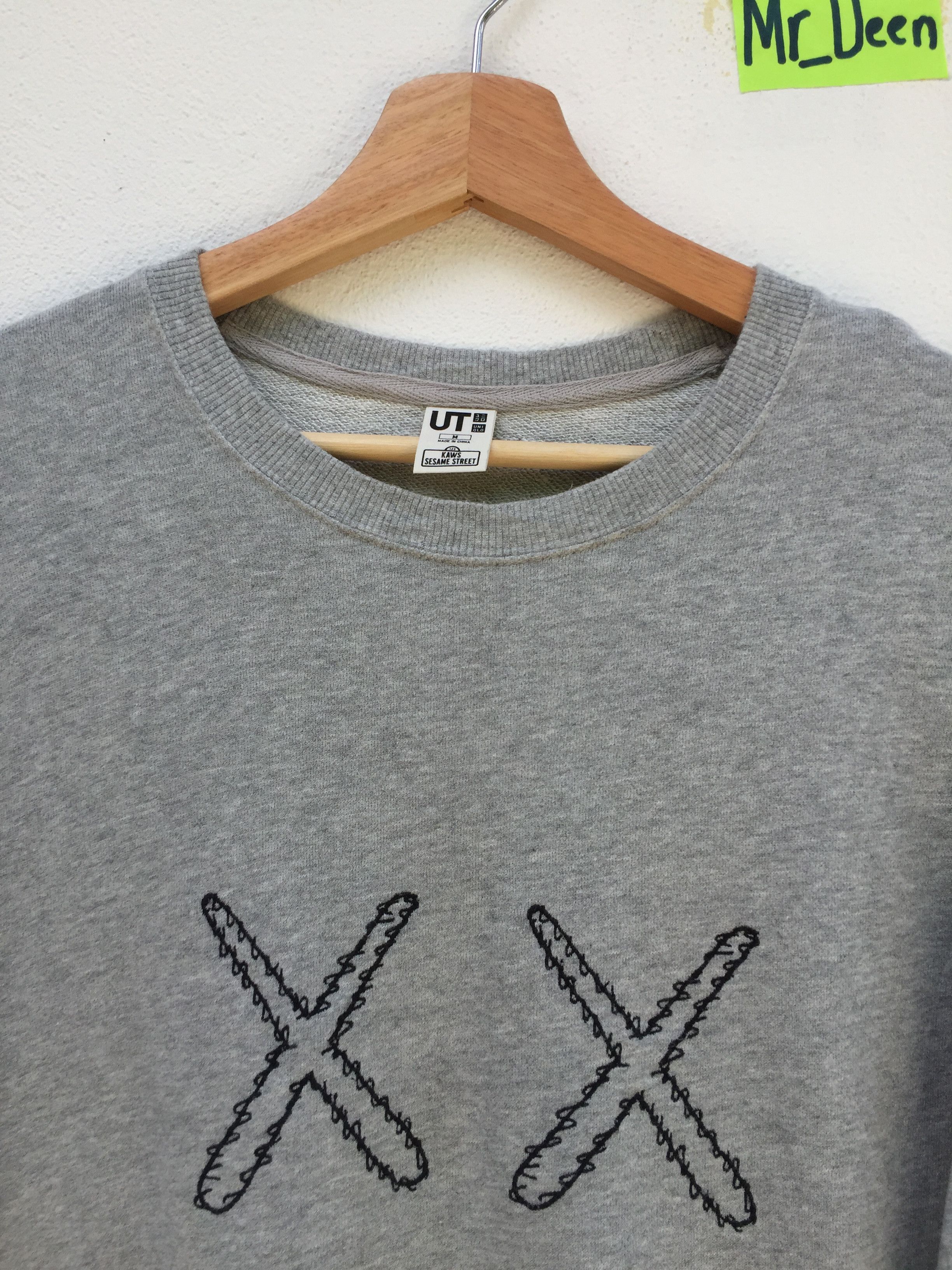 Kaws × Uniqlo Kaws x Uniqlo Sesame Street Grey Crewneck Sweatshirt Size US M / EU 48-50 / 2 - 6 Thumbnail