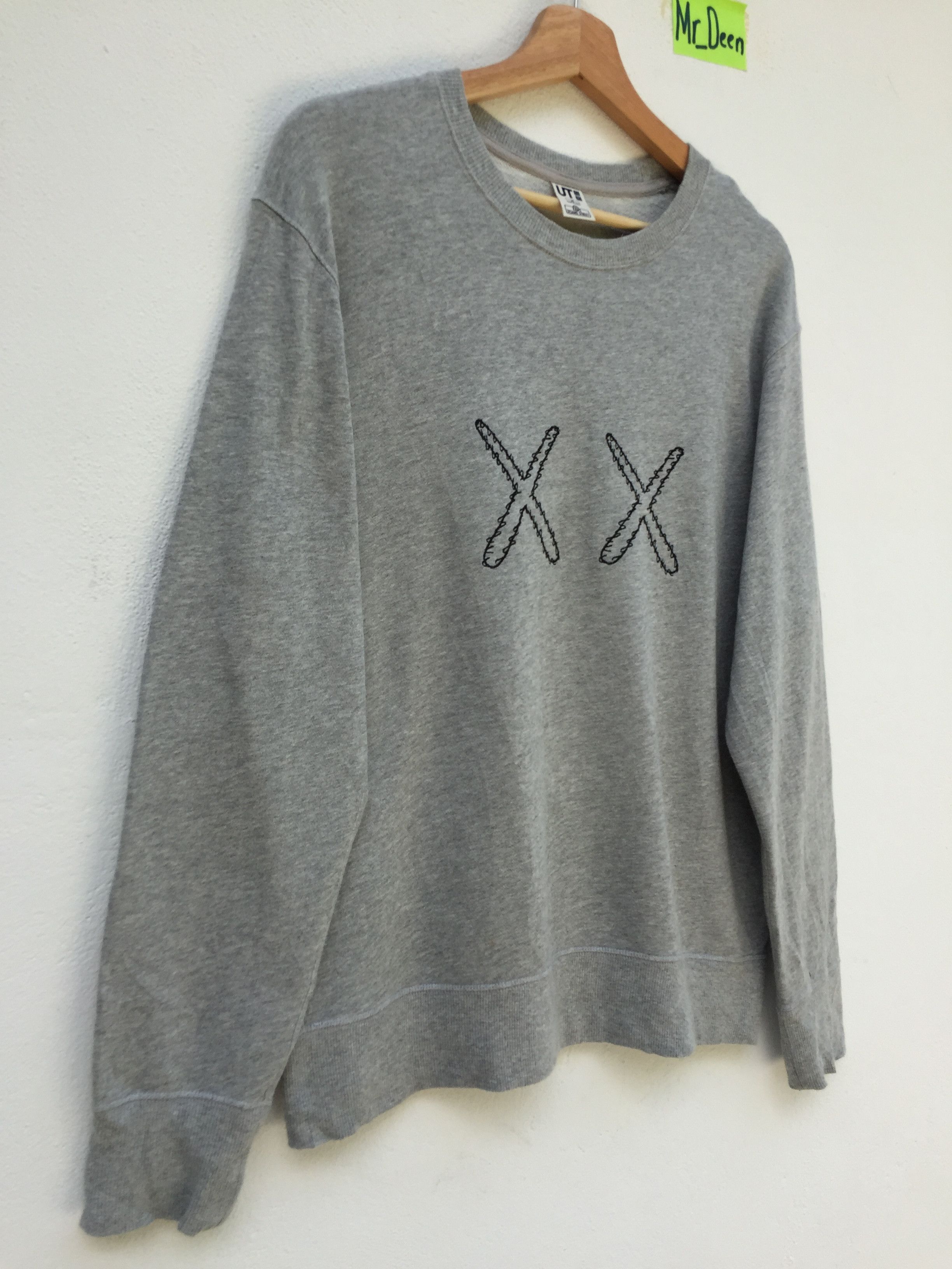 Kaws × Uniqlo Kaws x Uniqlo Sesame Street Grey Crewneck Sweatshirt Size US M / EU 48-50 / 2 - 2 Thumbnail