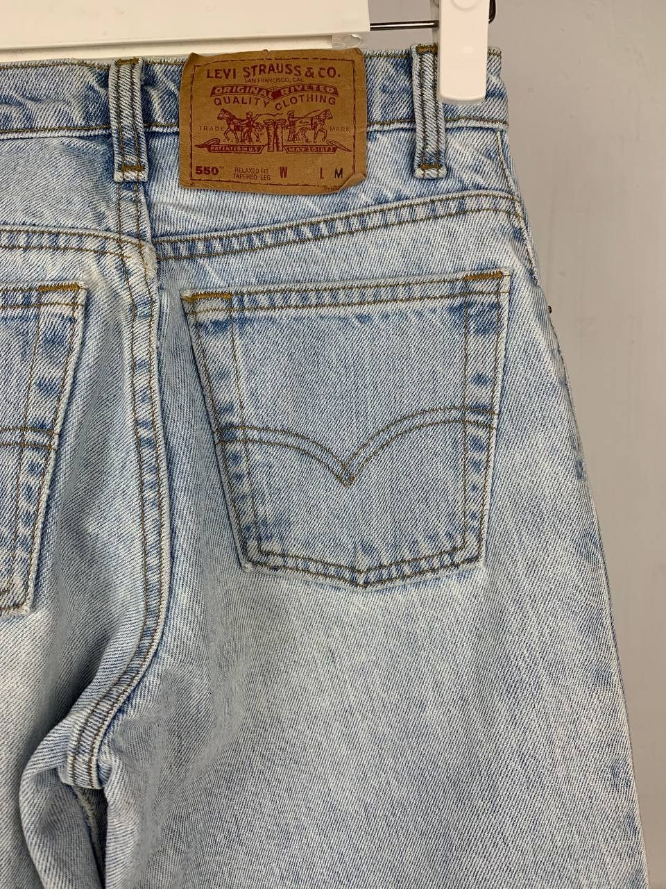 Levi's Vintage Levi's 550 Light Washed Denim Size W25 Women Size 25" / US 0 / IT 36 - 9 Thumbnail