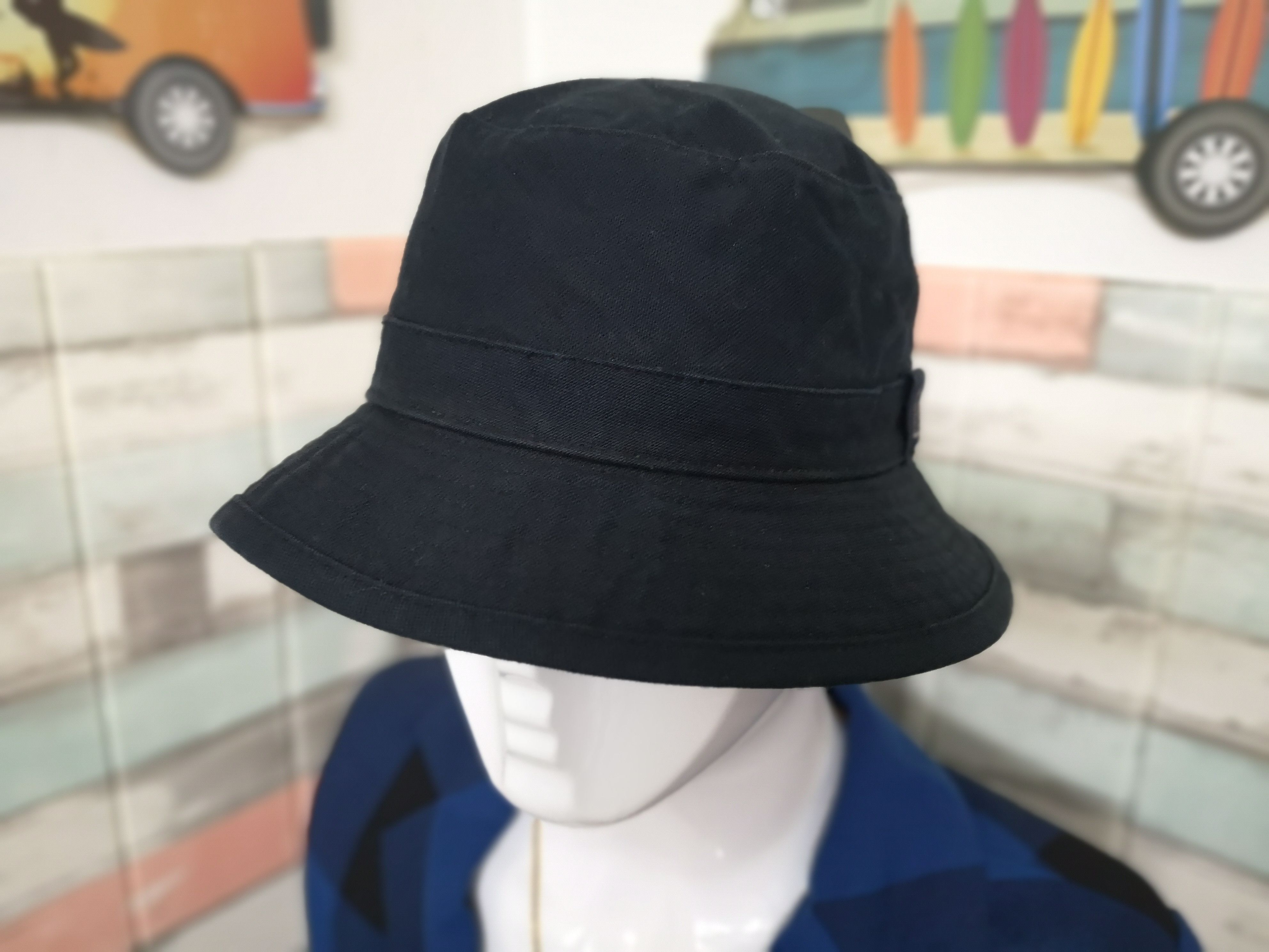 Jean-Michel Basquiat VINTAGE JEAN MICHEL BASQUIAT X UNIQLO BUCKET HAT Size ONE SIZE - 13 Thumbnail