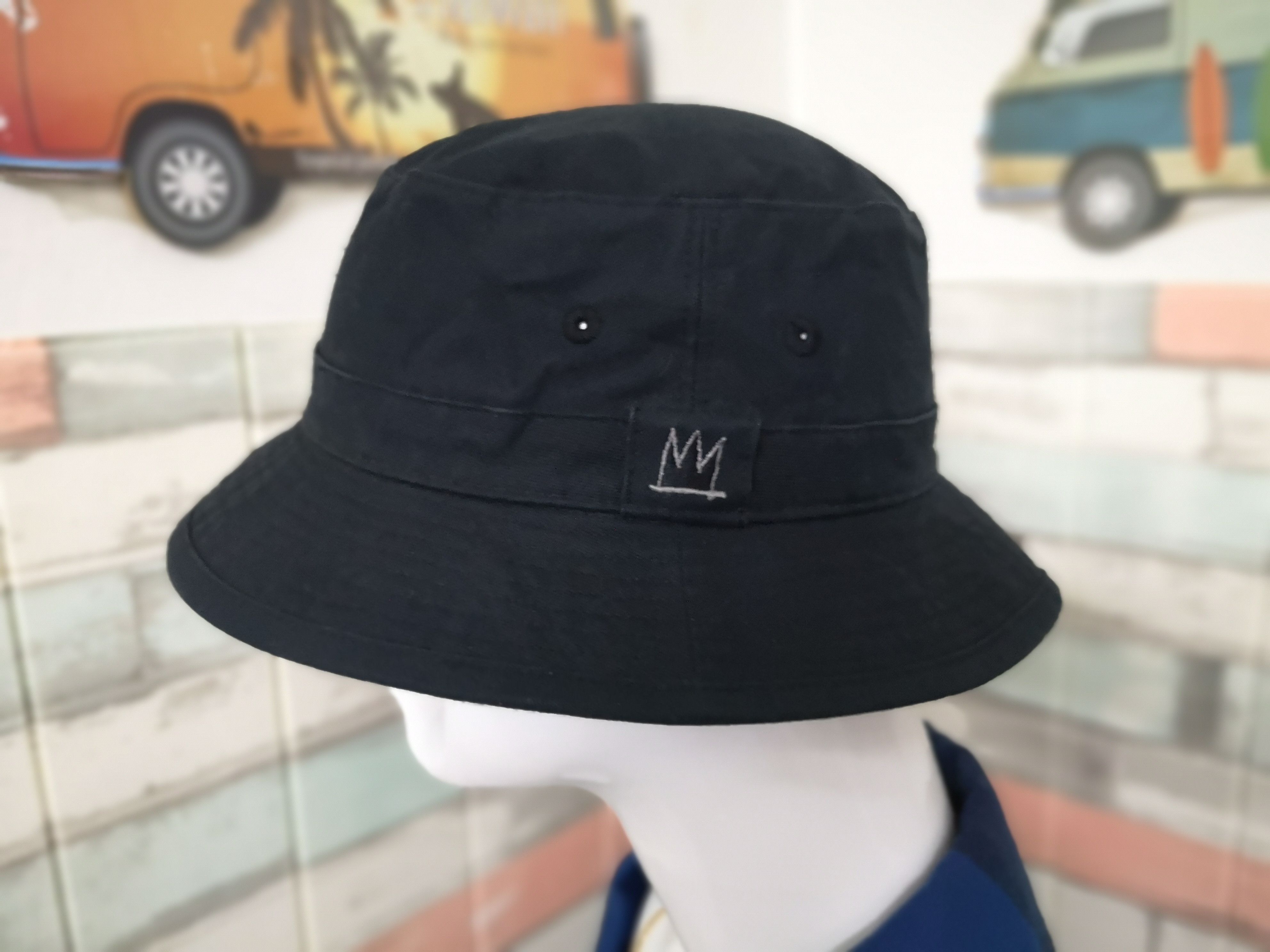 Jean-Michel Basquiat VINTAGE JEAN MICHEL BASQUIAT X UNIQLO BUCKET HAT Size ONE SIZE - 11 Thumbnail
