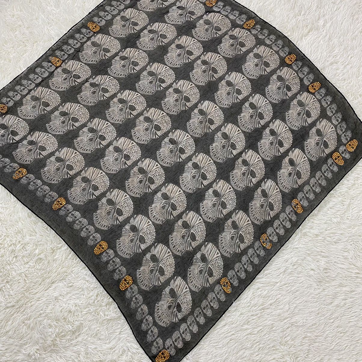 Japanese Brand NICE DESIGN OVERPRINT SKULLS SCAFT (46"x47") Size ONE SIZE - 2 Thumbnail
